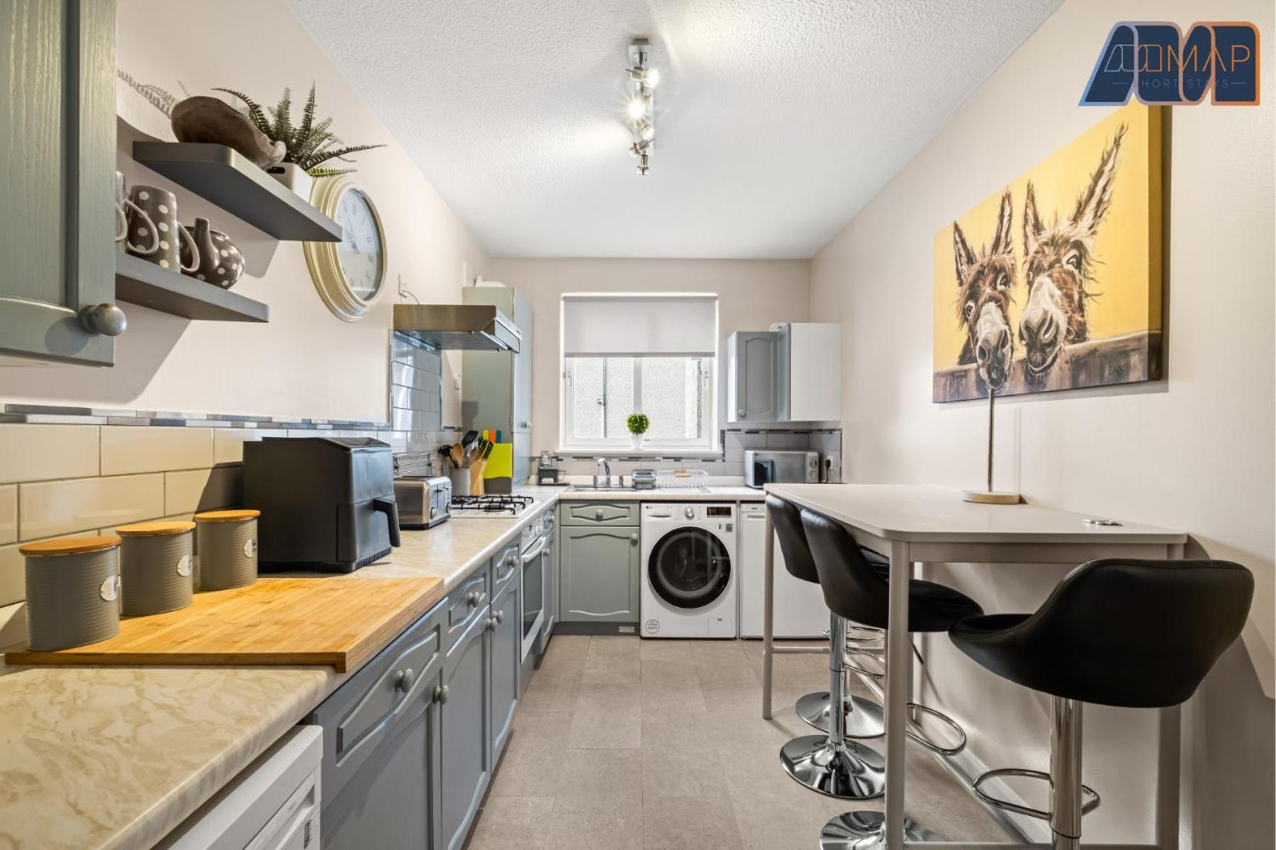 Modern In Whitehall Road Apartment *