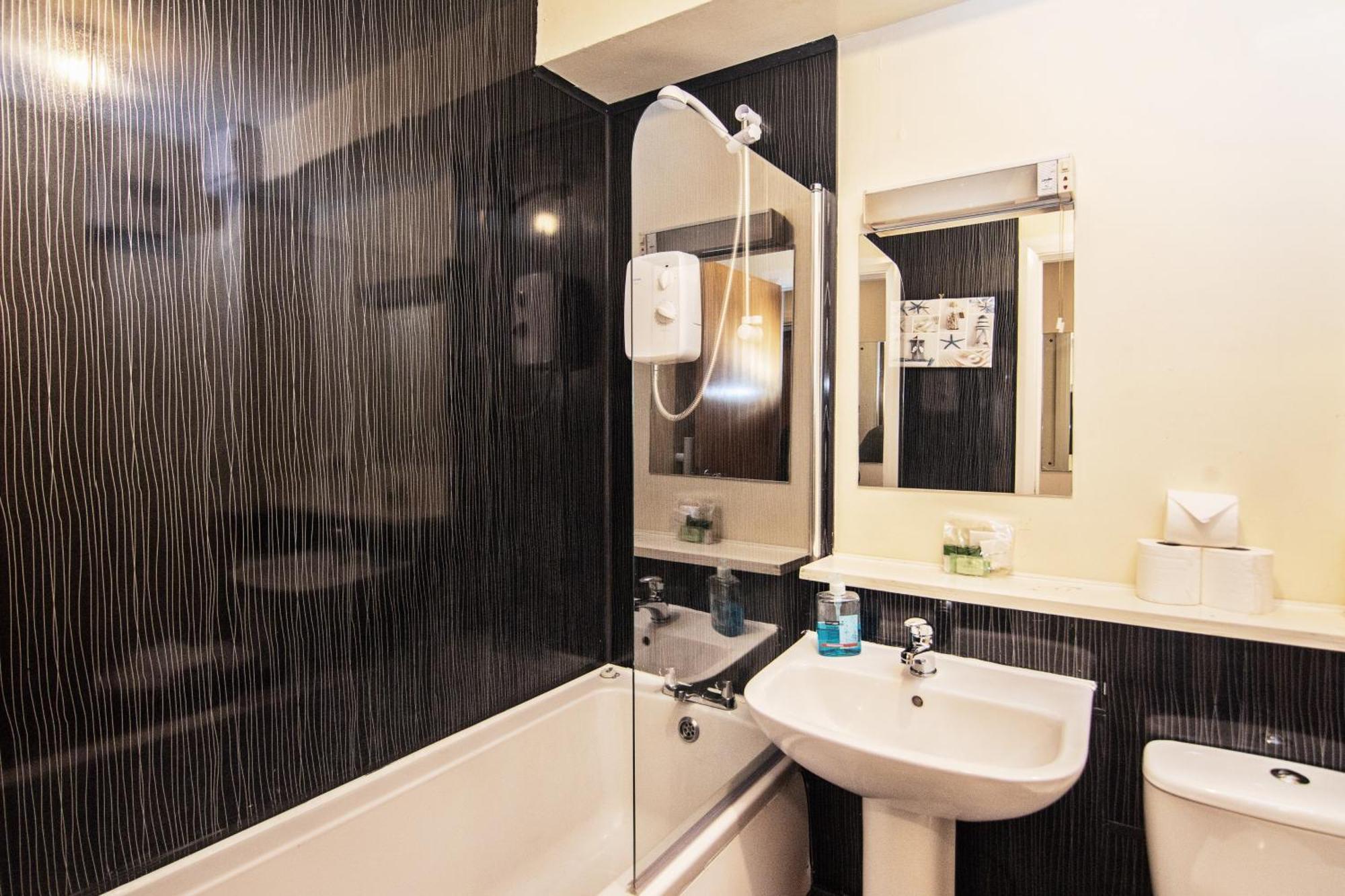 The Summit - Centre - Perfect For Long And Short Apartment *