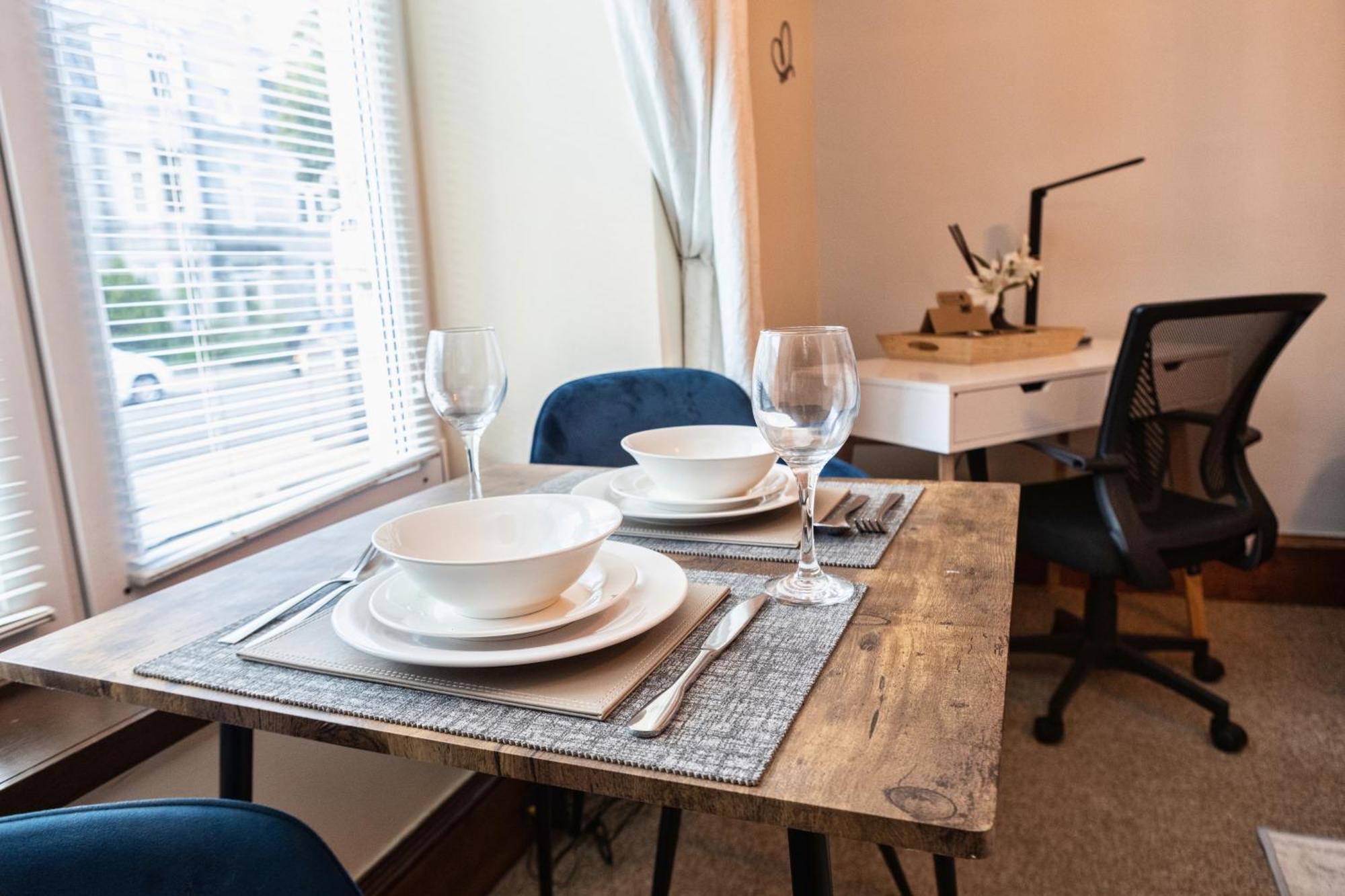 Summit Apartment: Cozy West End Flat In Prime Location *