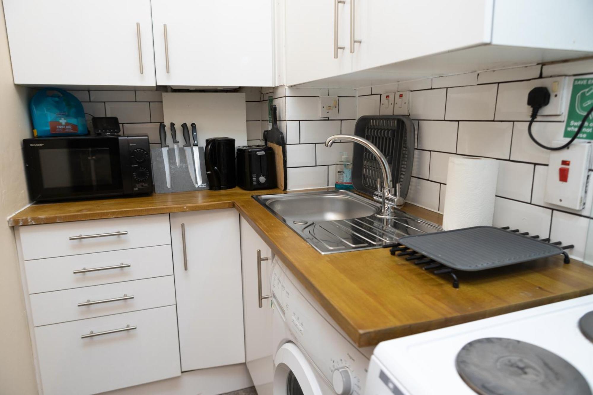 Summit Apartment: Cozy West End Flat In Prime Location Apartment Aberdeen