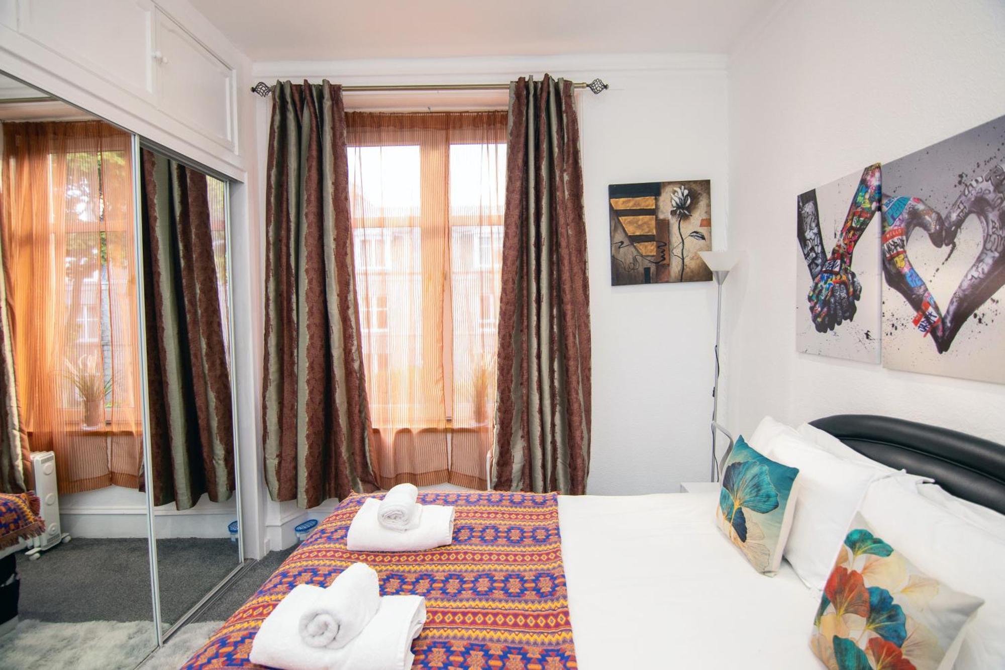Apartment The Summit West End- Elegant With Free Parking In Prime Location