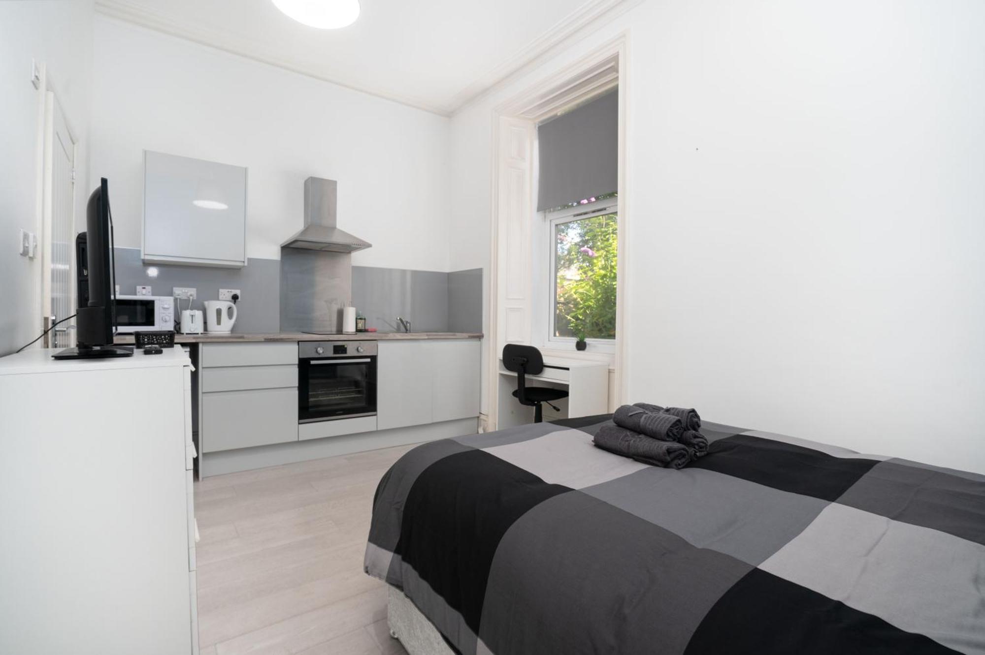 Cosy Fully Equipped 3, Close To