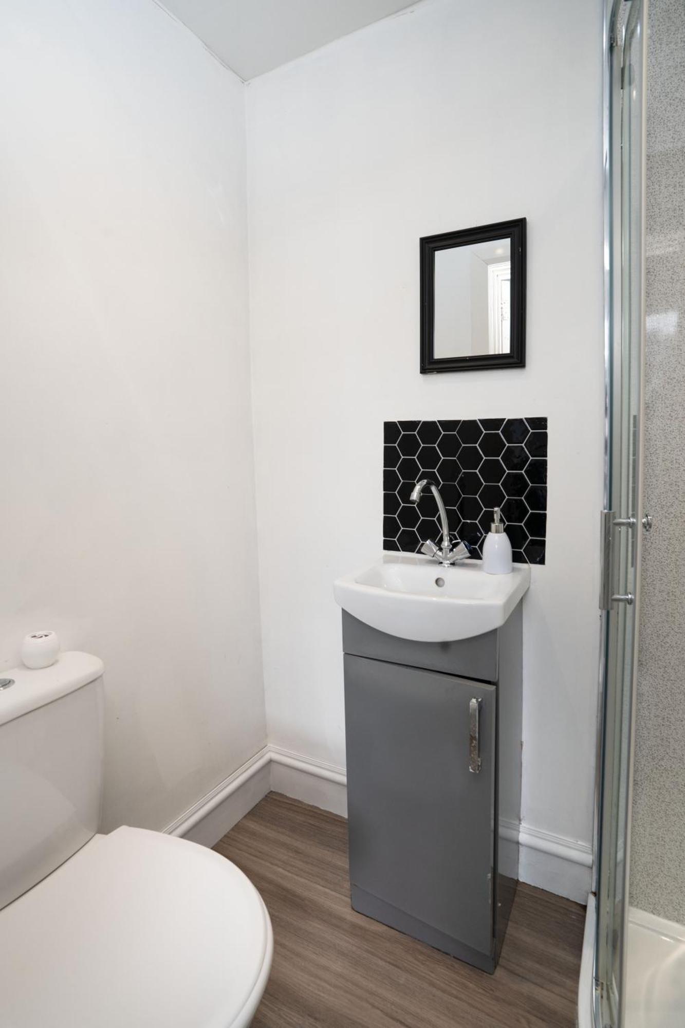 Cosy Fully Equipped 2, Close To *