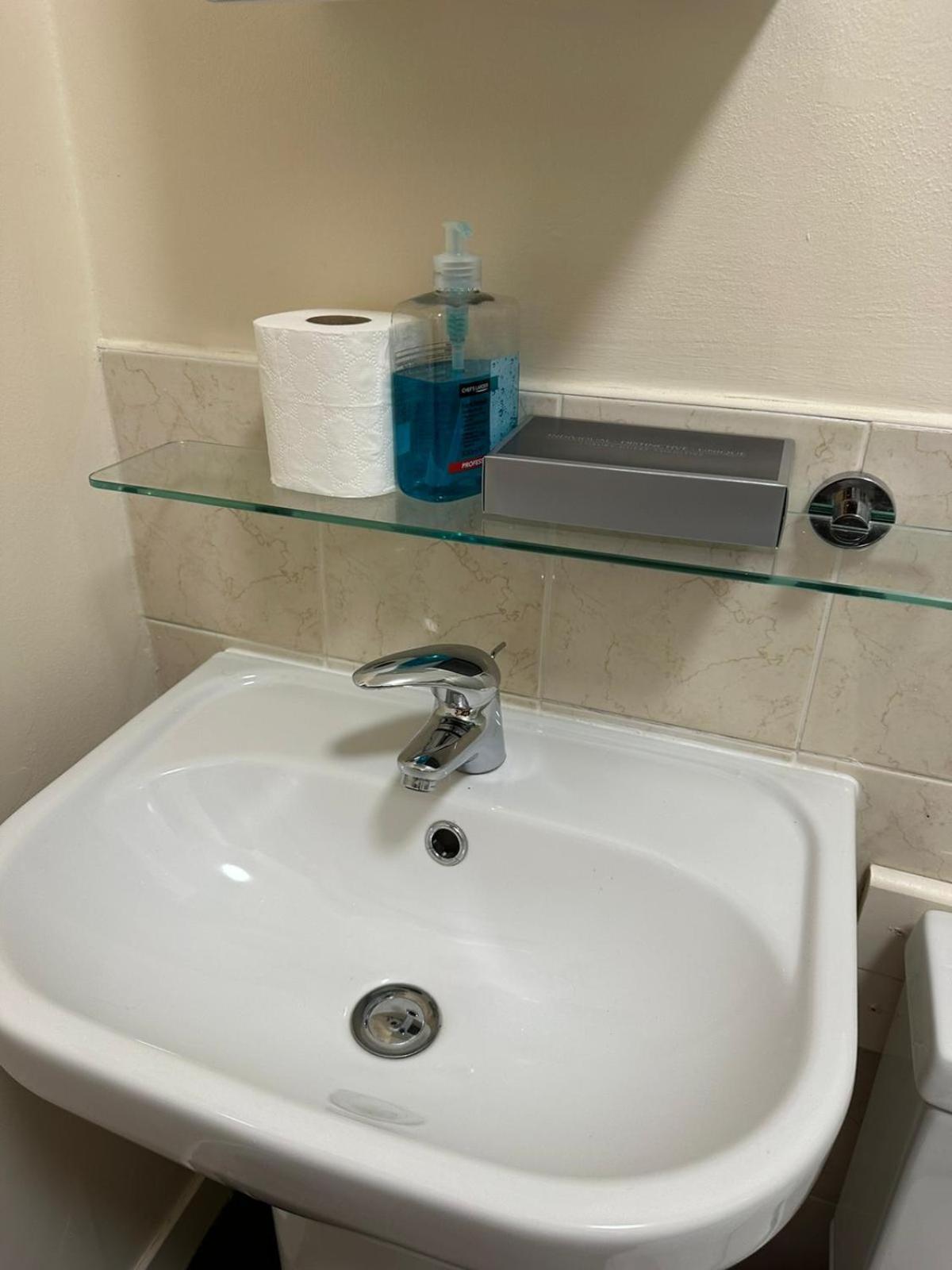 Summit Apartment: Cozy West End Flat In Prime Location