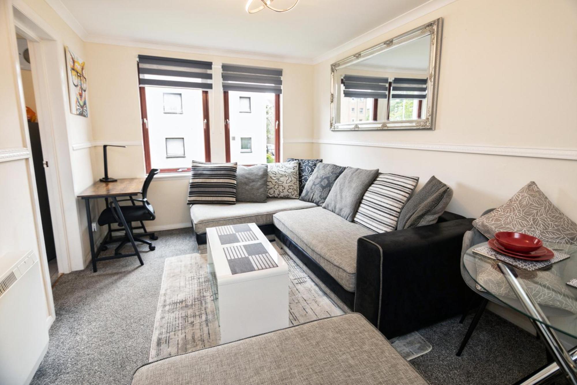 The Summit - Centre - Perfect For Long And Short Apartment Aberdeen
