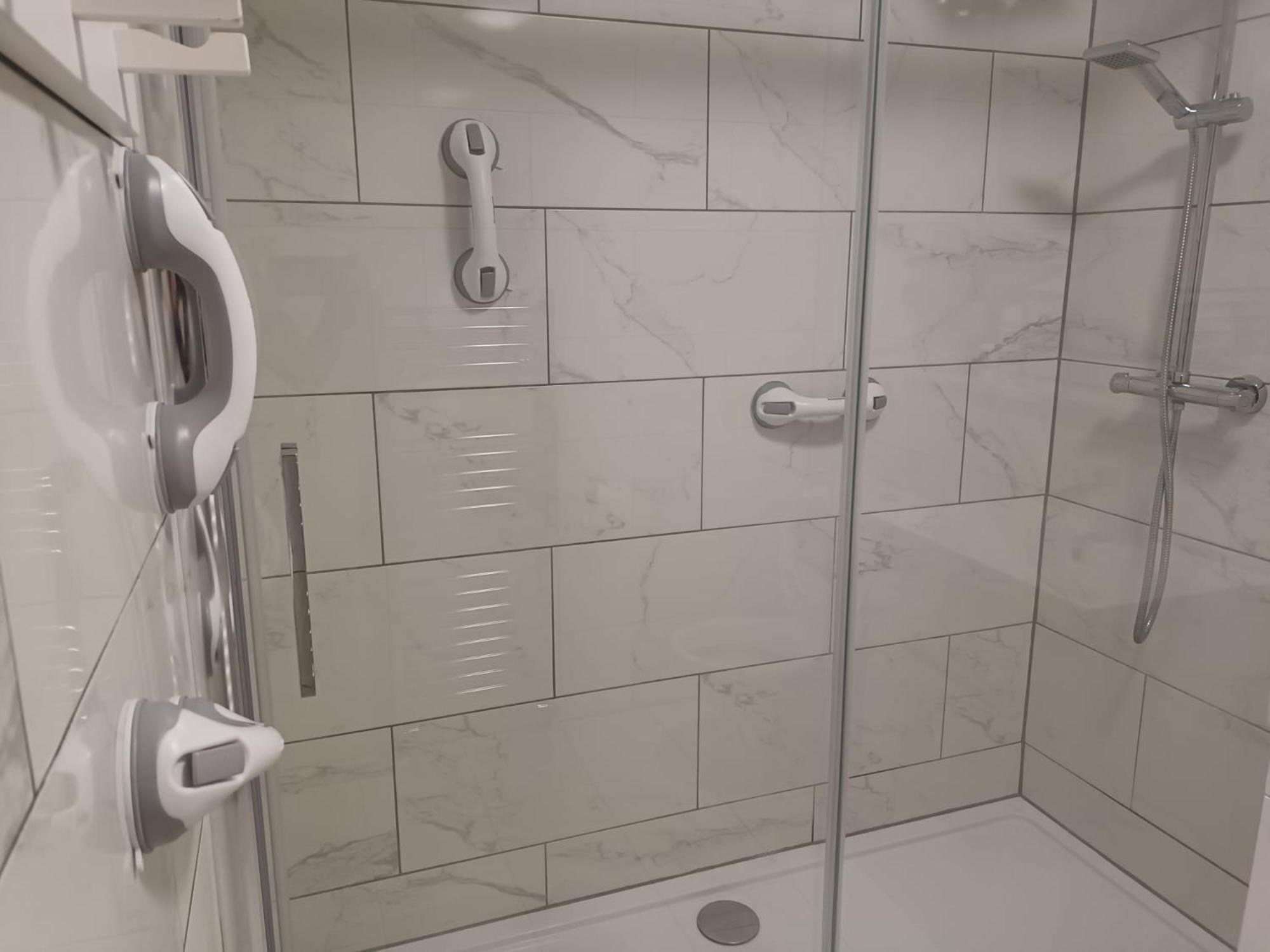 Spacious Elegant 2-br In Centre * Aberdeen