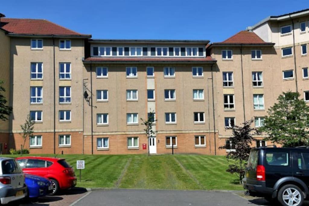 2-bed Of & City, Free Parking Apartment Aberdeen