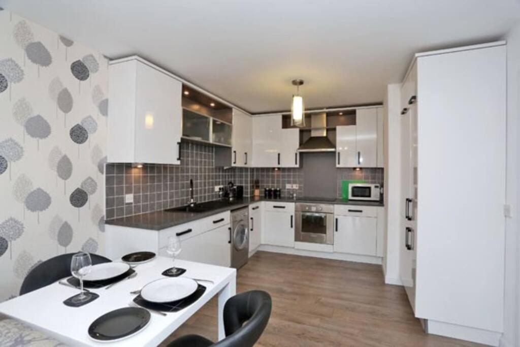 Beautiful One Bedroom *