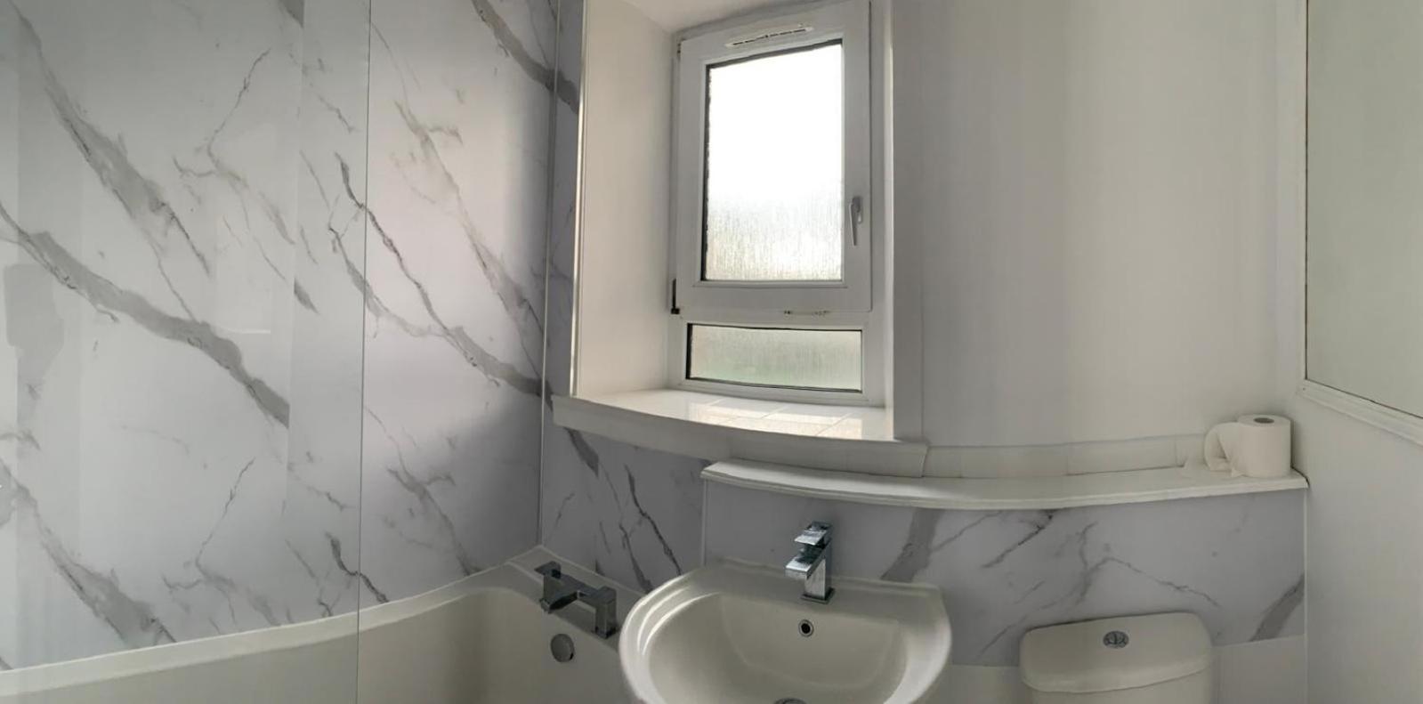 Basic Kings St View 2 Bed Apartment Aberdeen