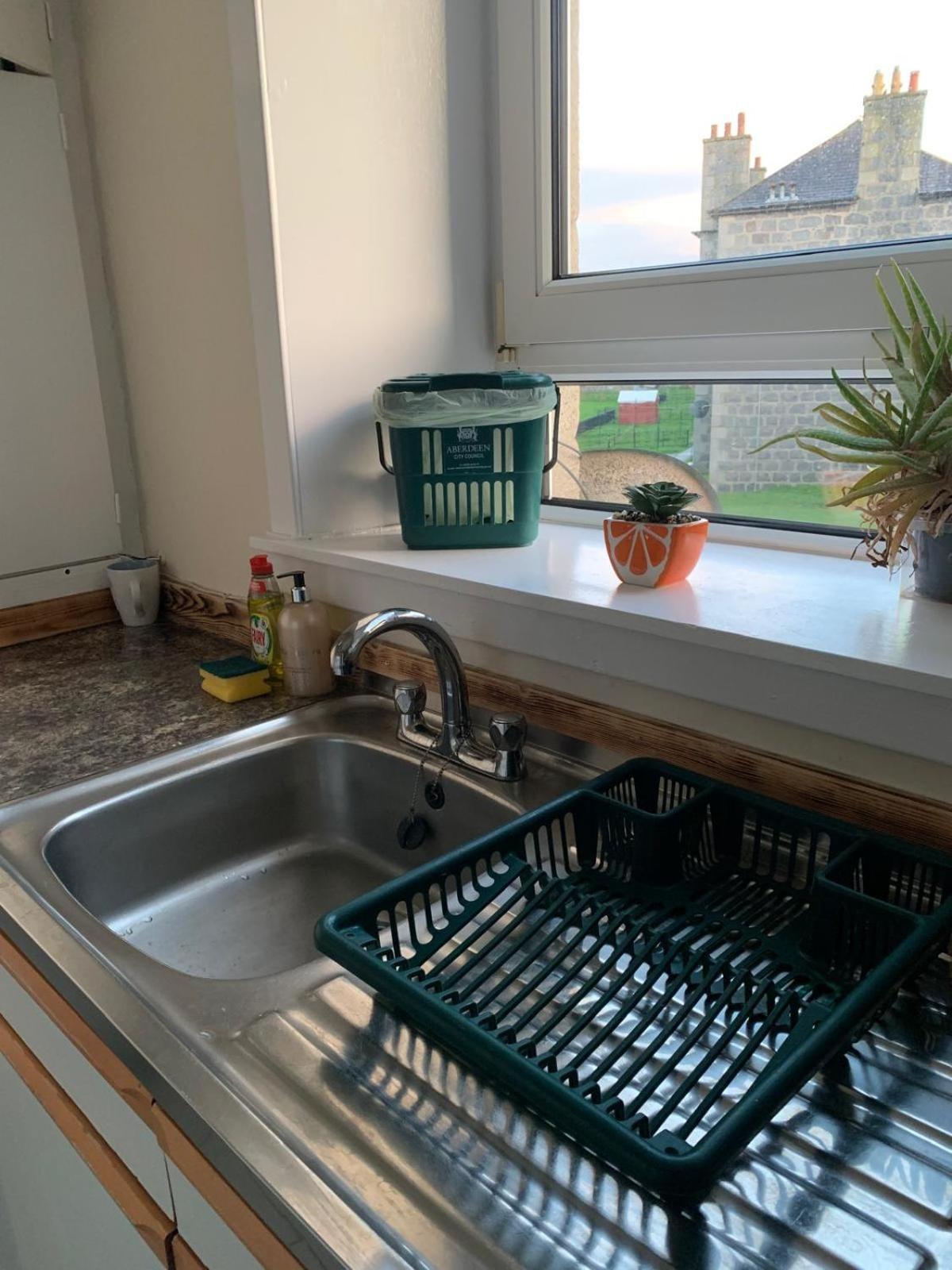 Basic Kings St View 2 Bed Apartment