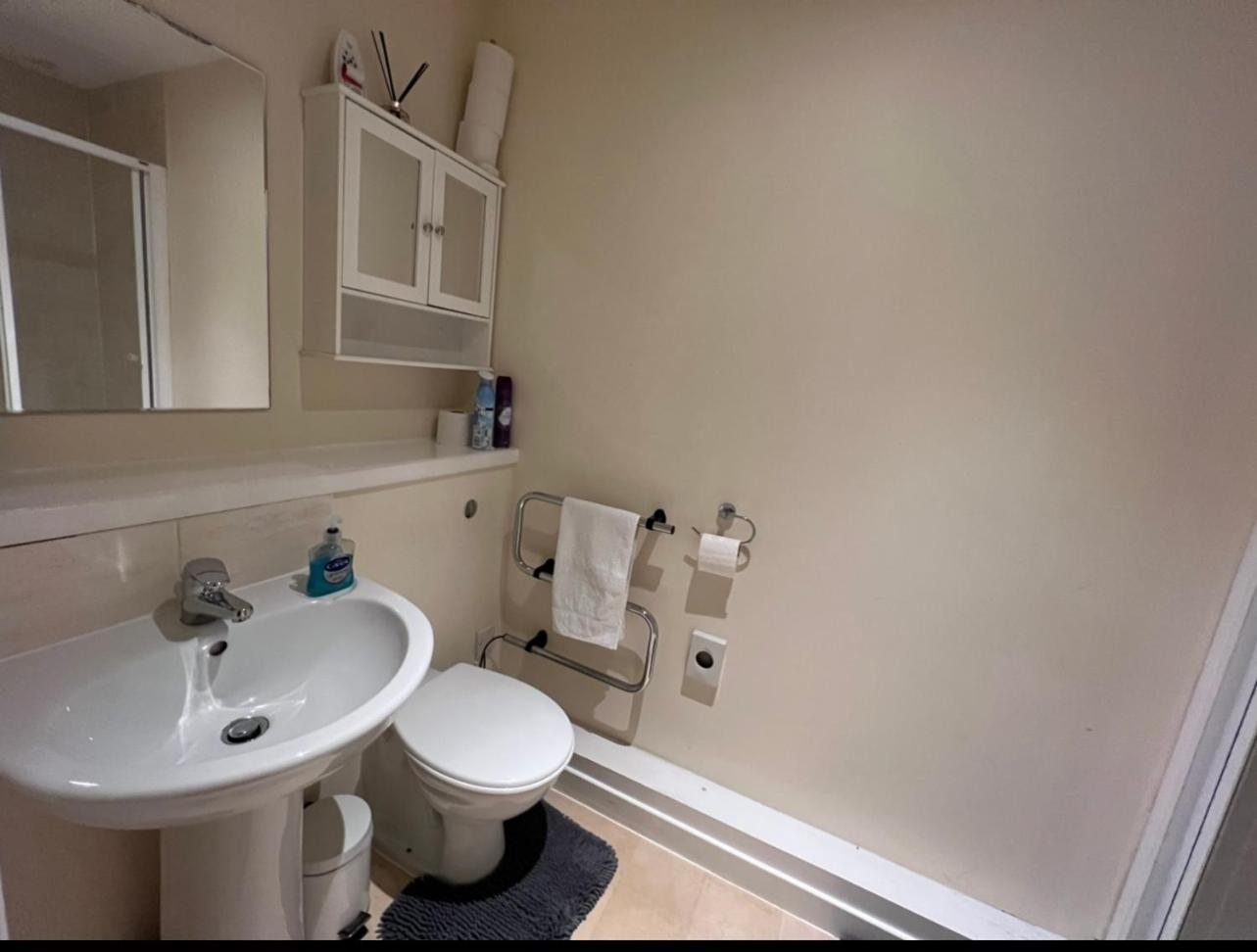 Lovely Twin 2-flats In Aberdeen-no Party Aberdeen