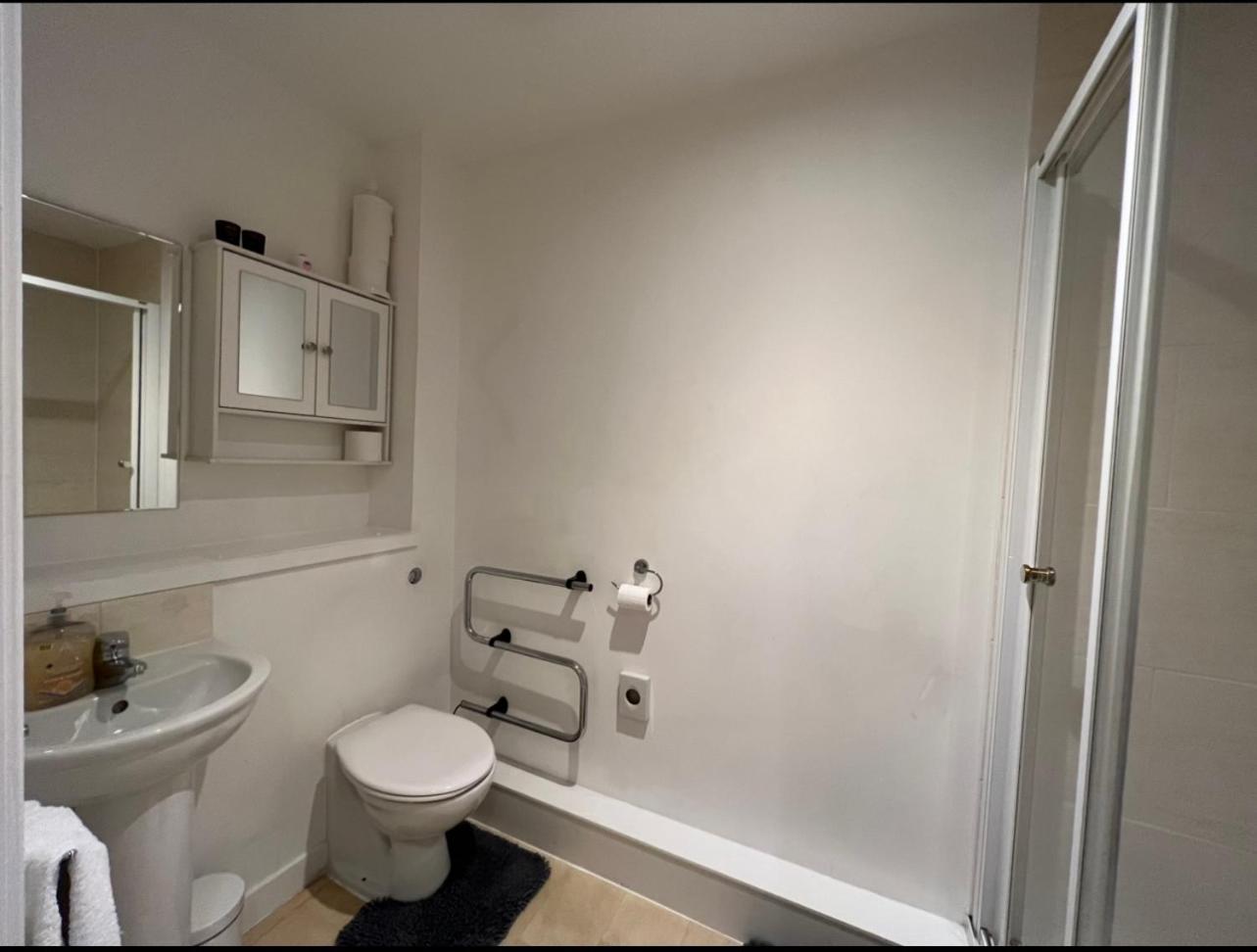 Apartment Lovely Twin 2-flats In Aberdeen-no Party