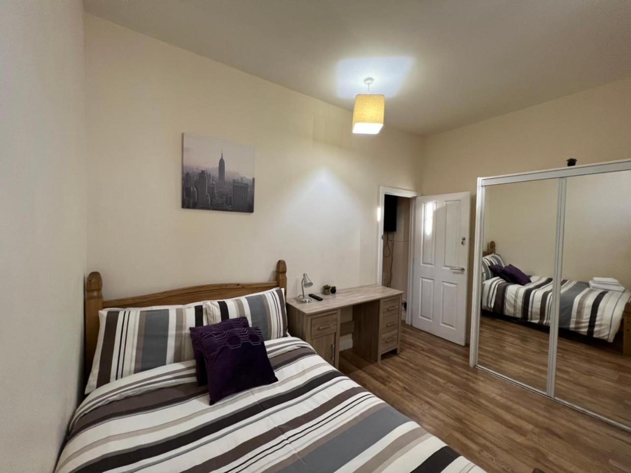 Lovely Twin 2-flats In Aberdeen-no Party *