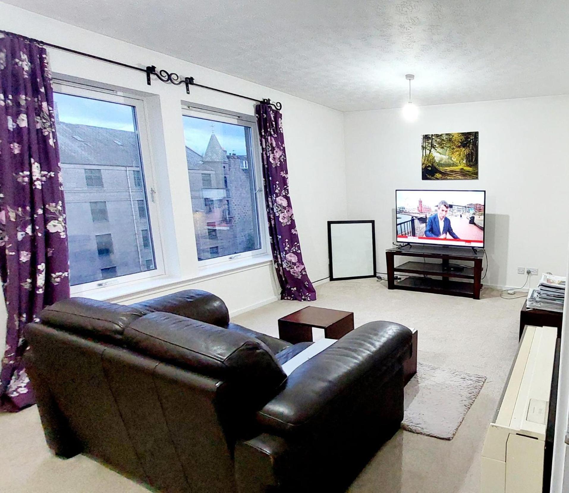 Mearns Gate Neat & Cozy 1 Bedroom Flat - Centre Apartment *