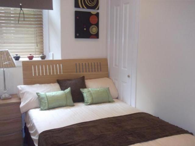 Wallfield Simple And Descent Apartment *