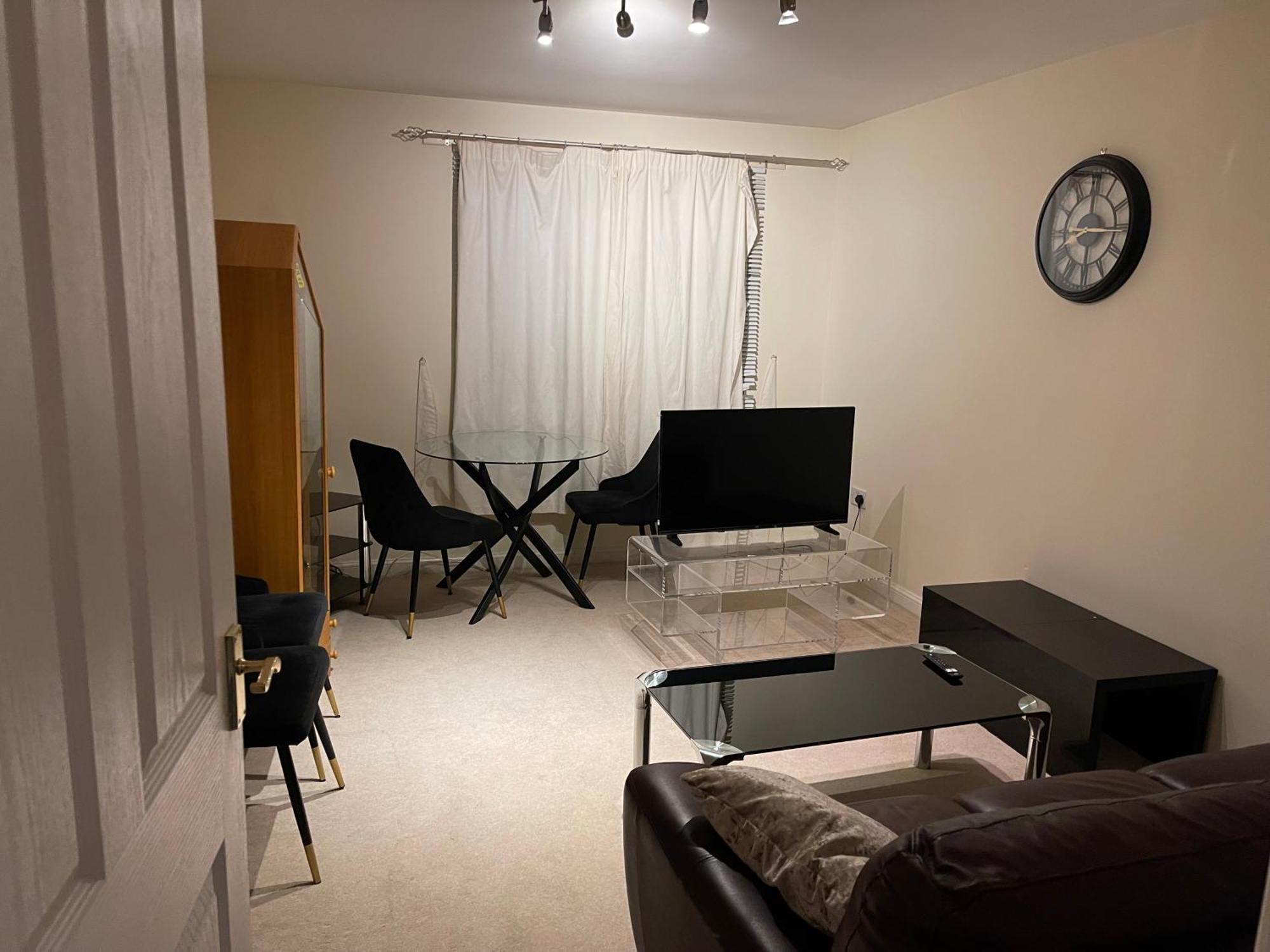 Apartment Holland 2 Weeks -no Party Please *