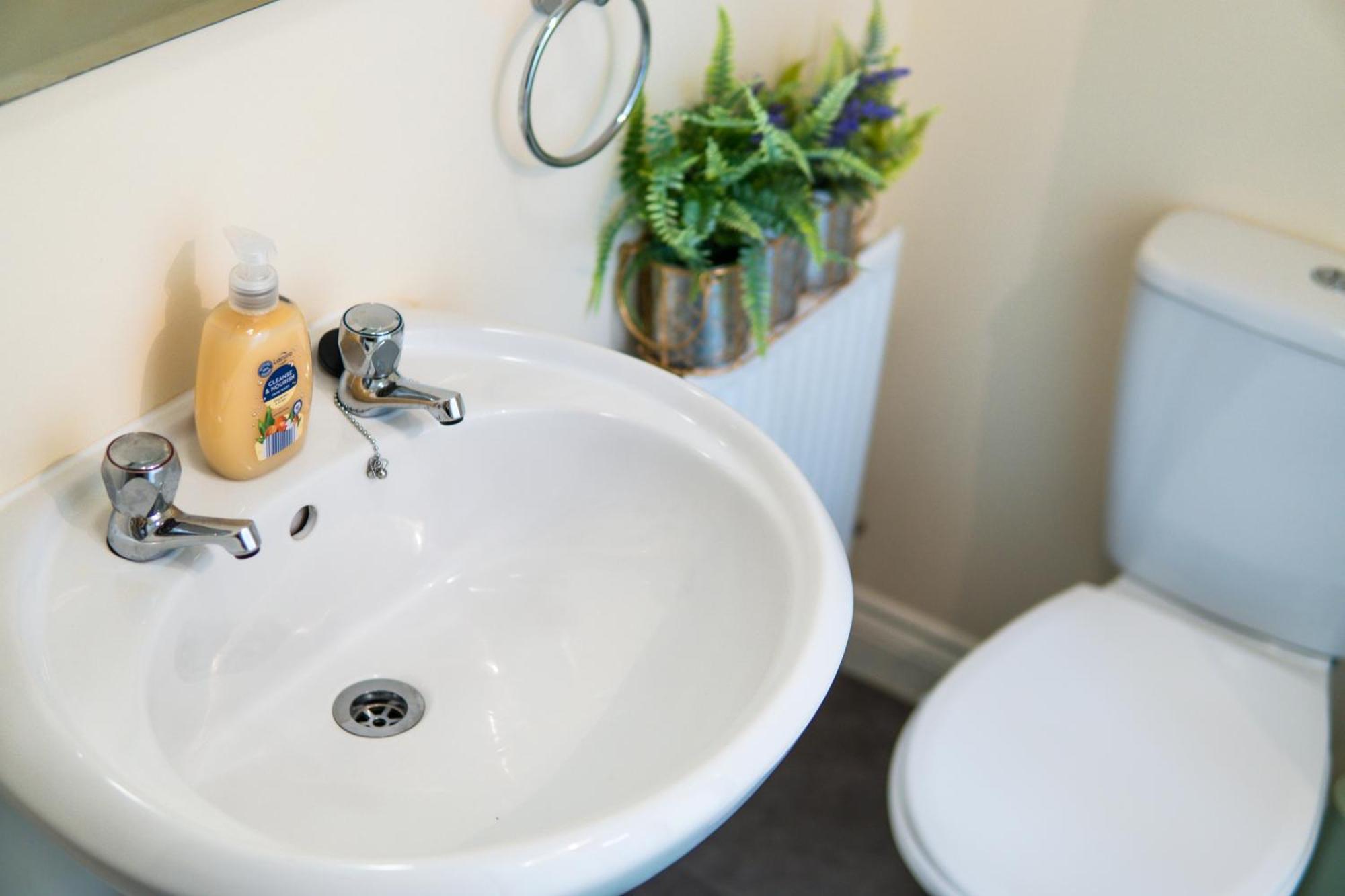 Cozy 2 Bedroom House Next To Nature Reserve,ab22, Wifi, Free Parking, Netflix, Pet - Friendly Aberdeen