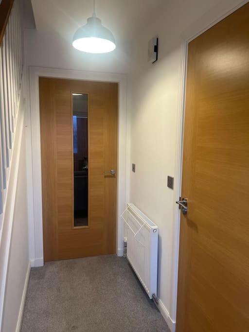 Lovely 2 Bedroom Home, Free Parking, 6 Mins From Airport Holiday home Aberdeen
