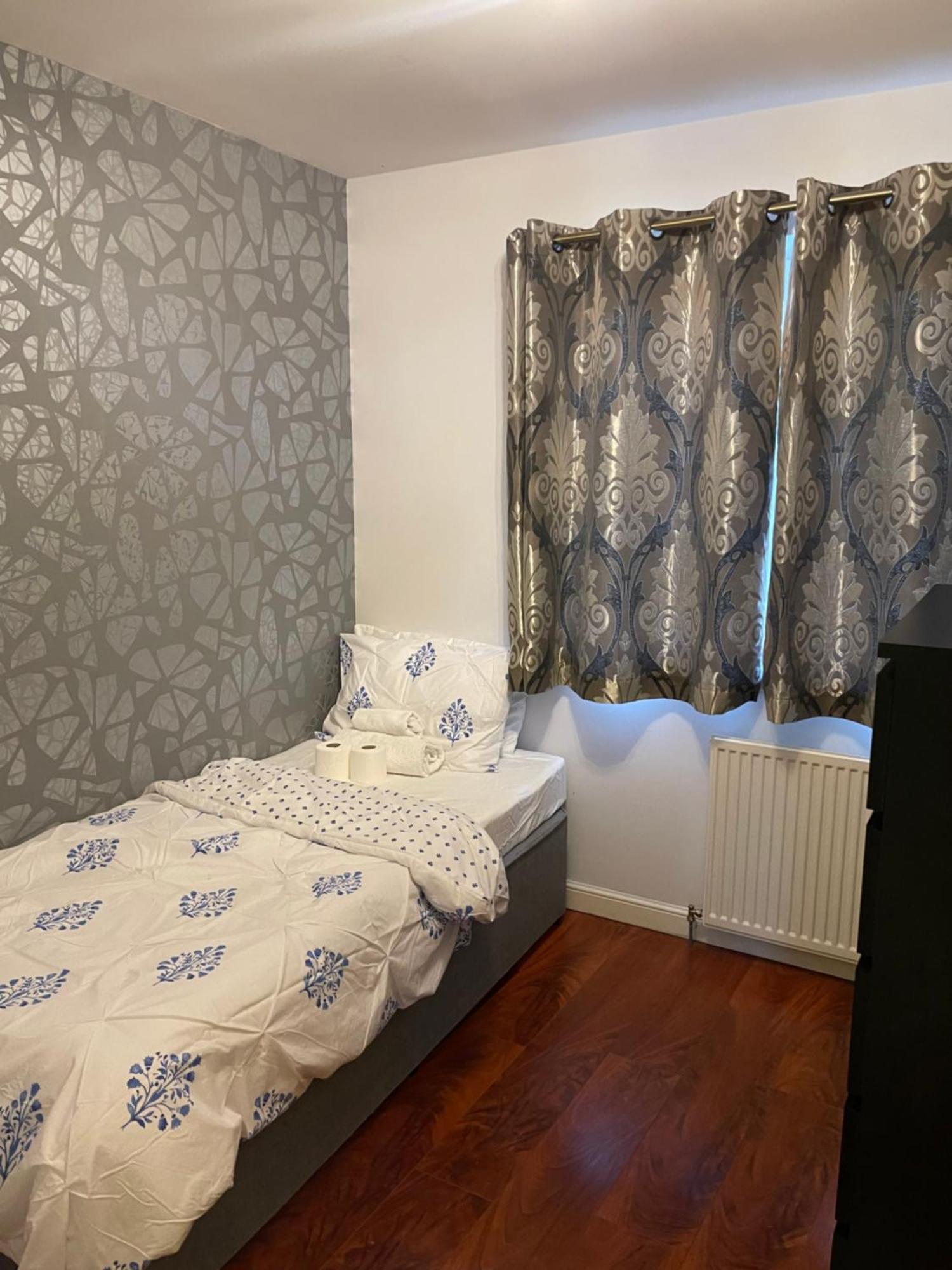 3 Bed Professional For Long Term *
