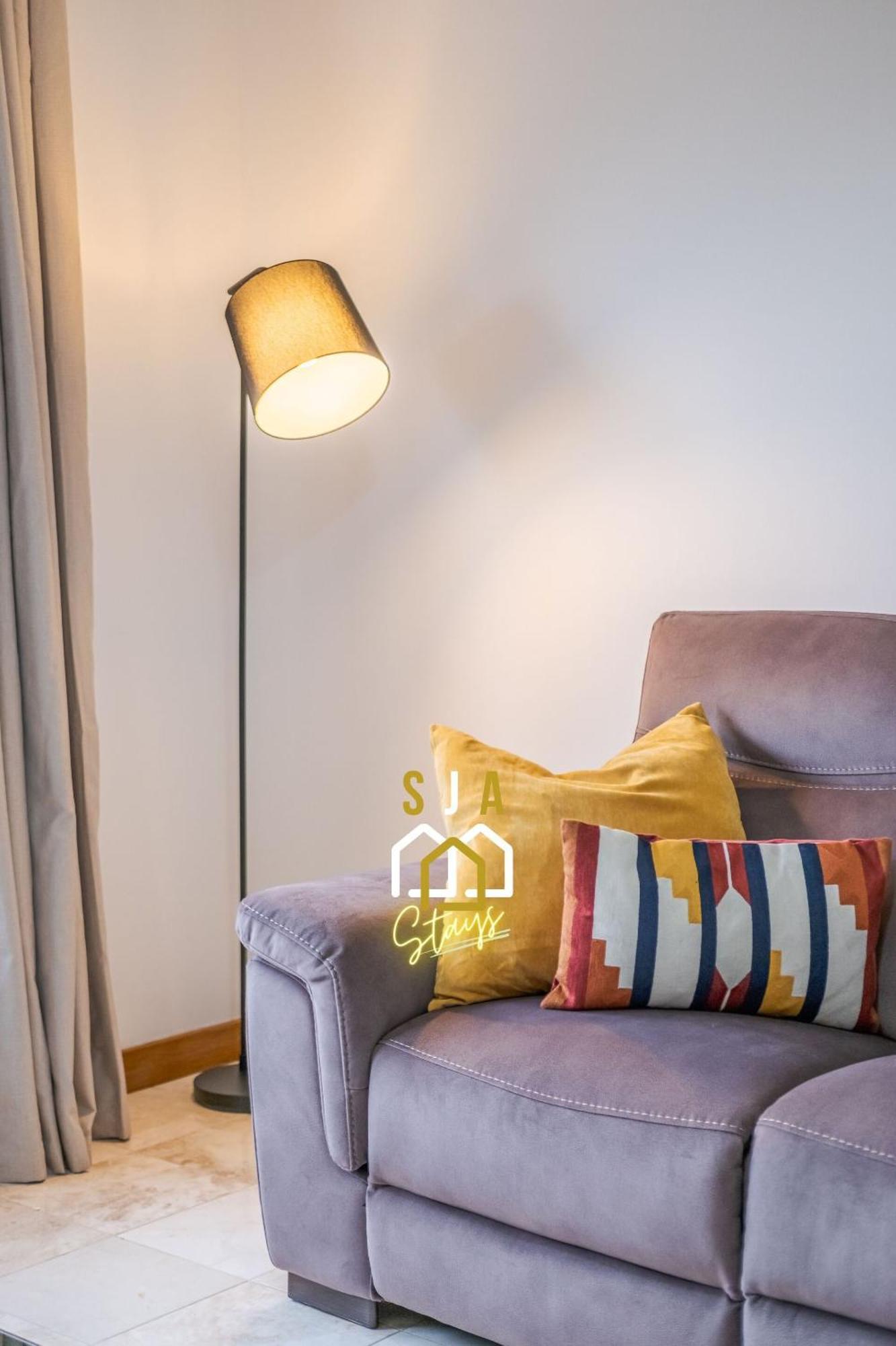 Fonthill - Sja - 3 Bed Apartment *
