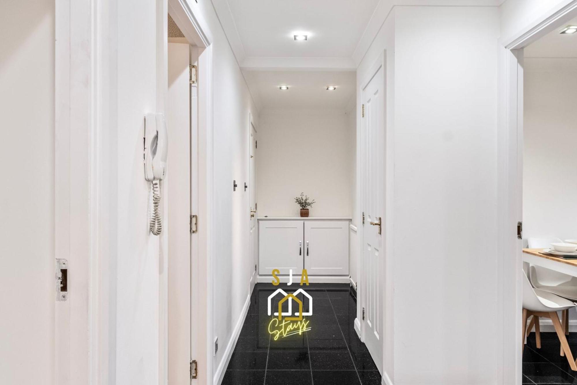 Fonthill - Sja - 3 Bed Apartment *