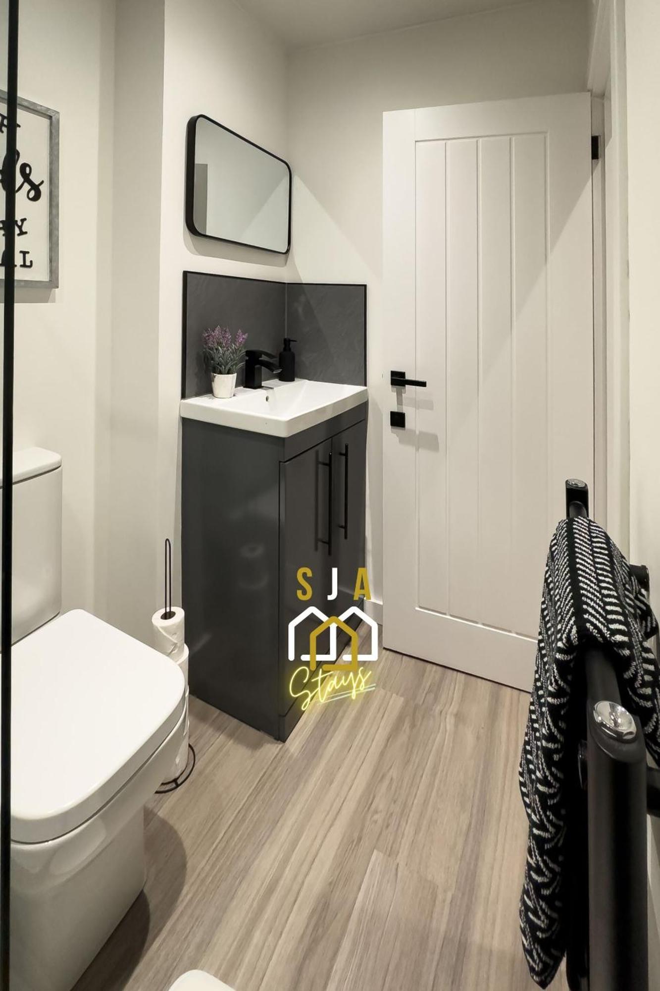West End Retreat - Sja - 2 Bed Apartment Aberdeen