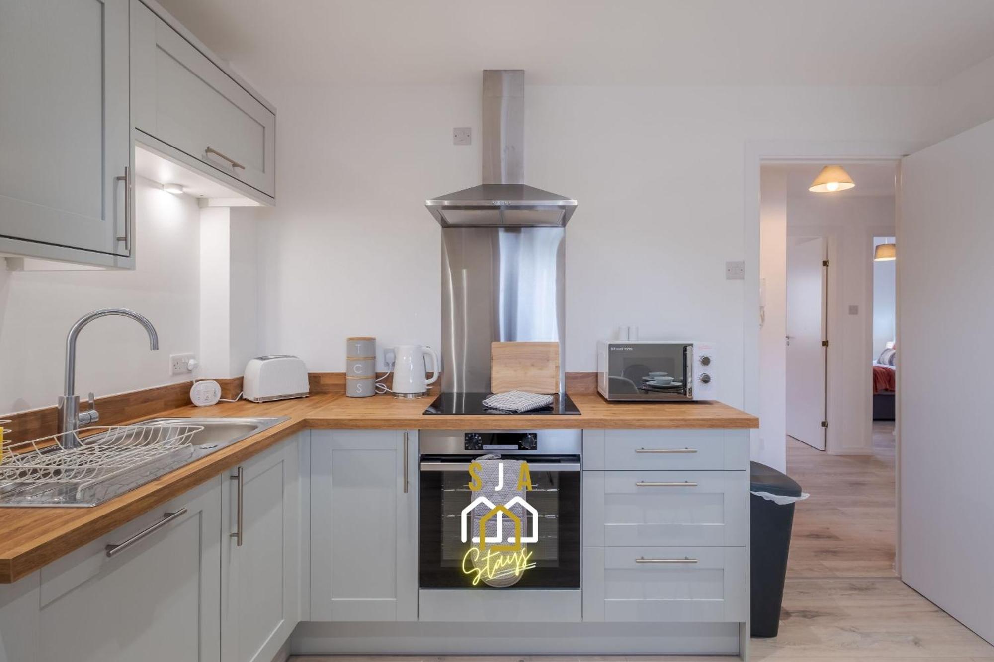 Merkland - Sja - Modern 2 Bed Apartment *