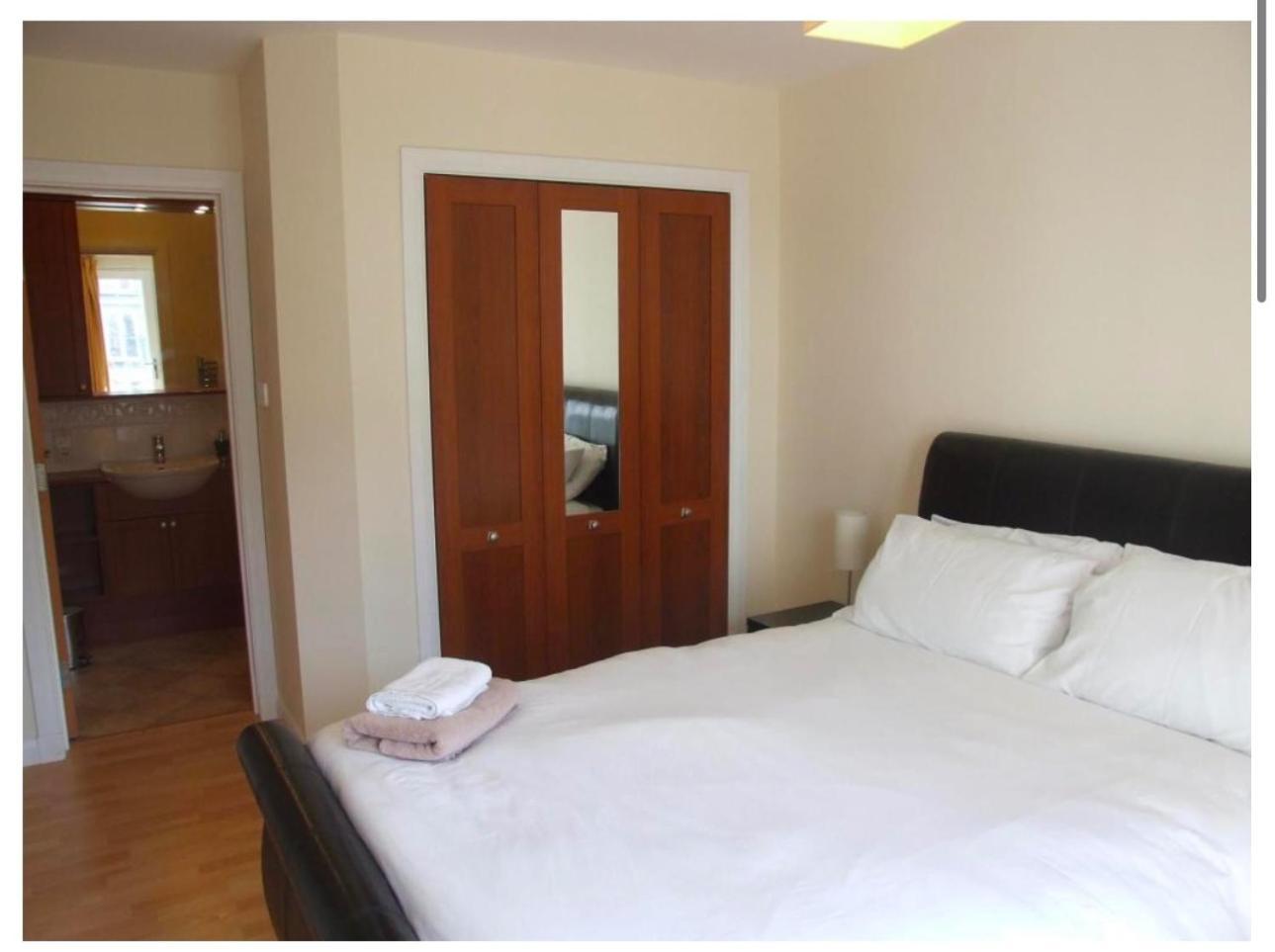 Cozy With Stunning Views Aberdeen