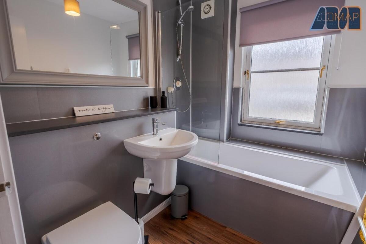 Centre With Parking Apartment *