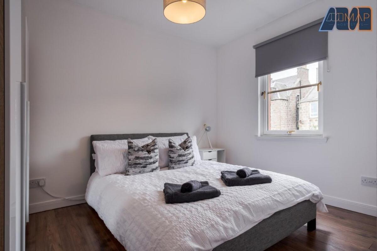 Centre With Parking Apartment