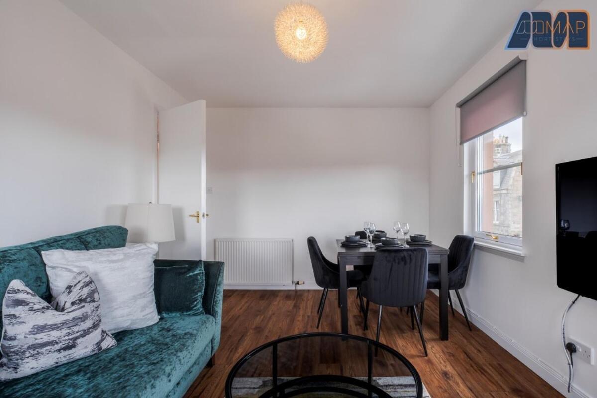 Centre With Parking Apartment