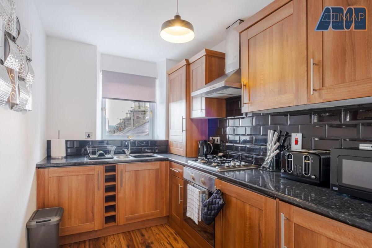 Centre With Parking Apartment *