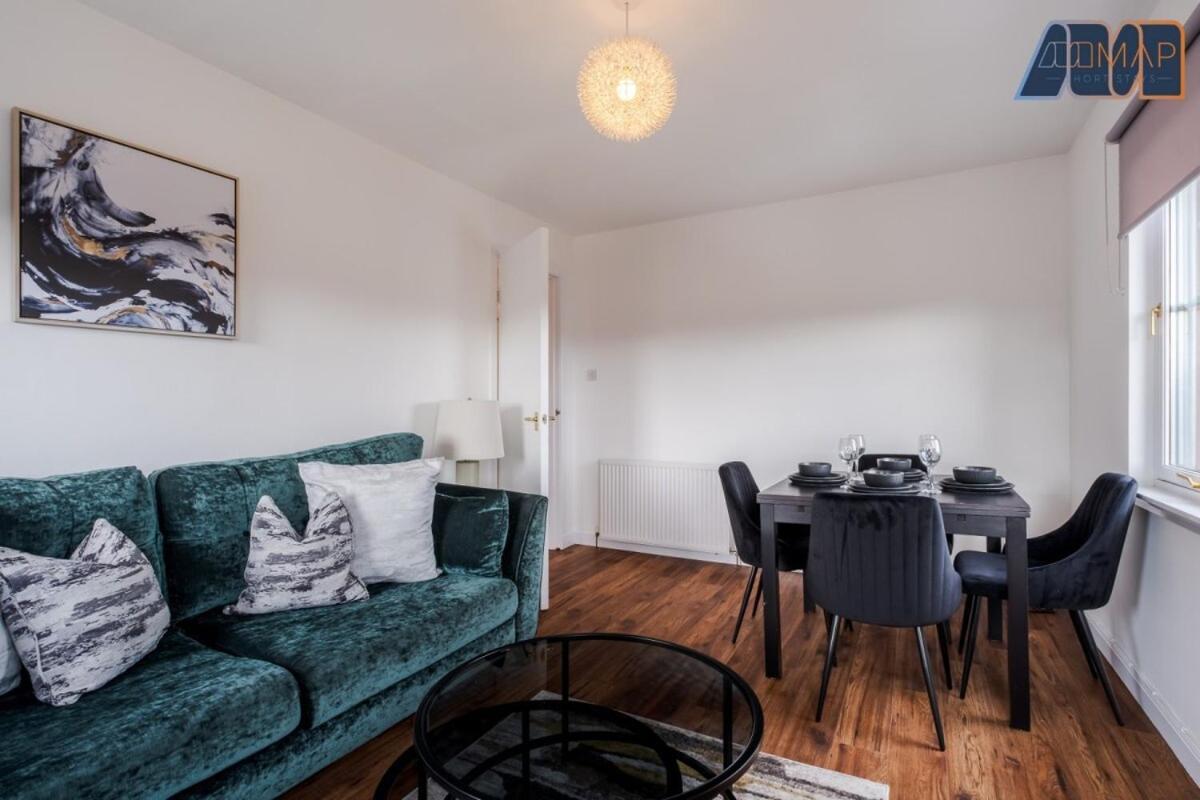 Apartment Centre With Parking *