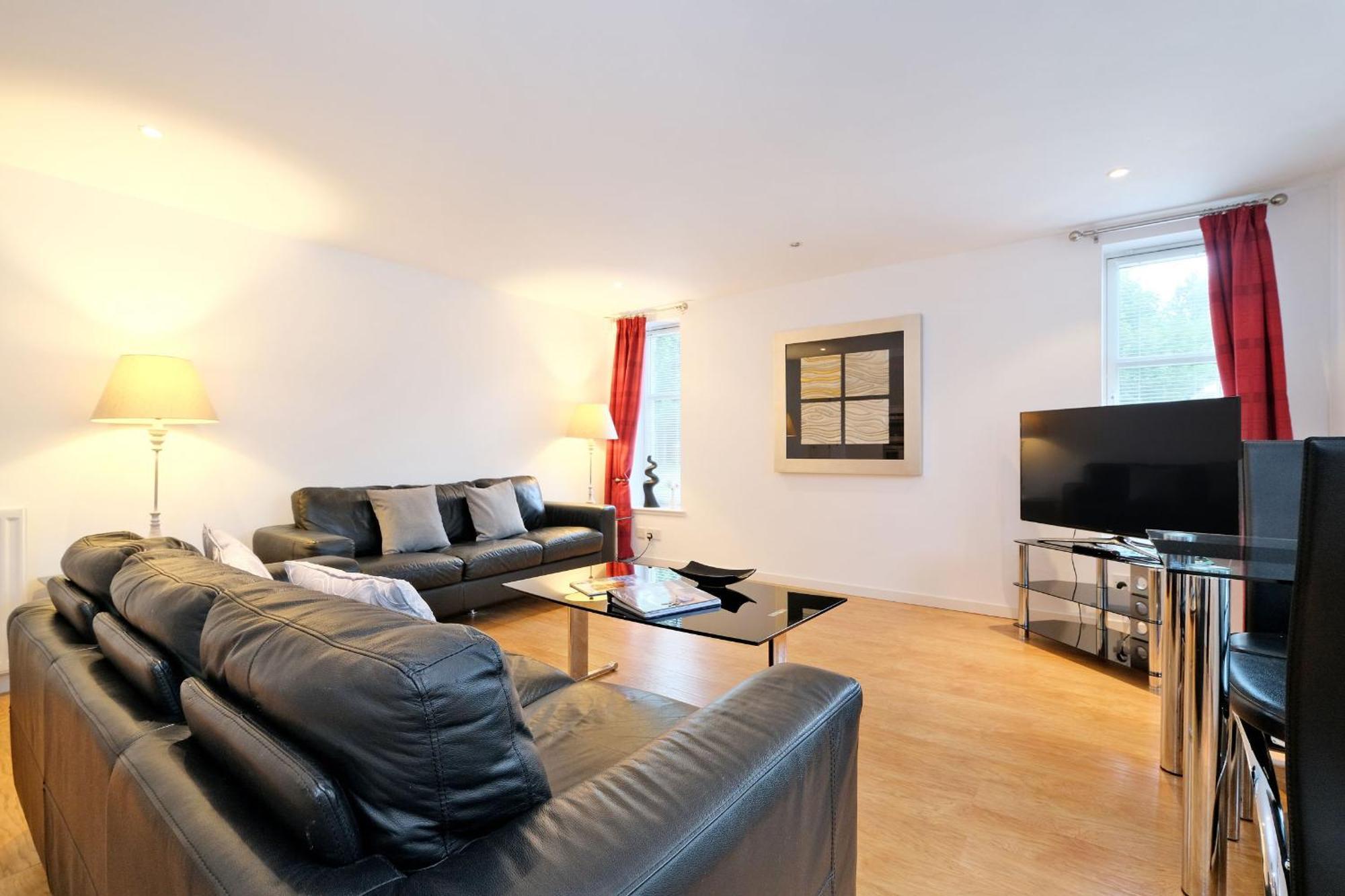 Contemporary Close To Centre Apartamento