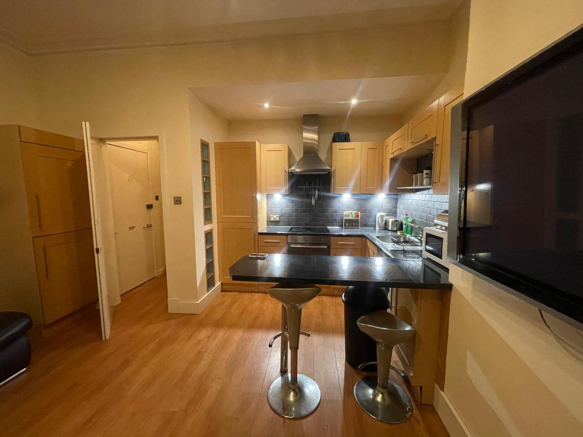 Apartment Wallfield Simple And Descent Aberdeen