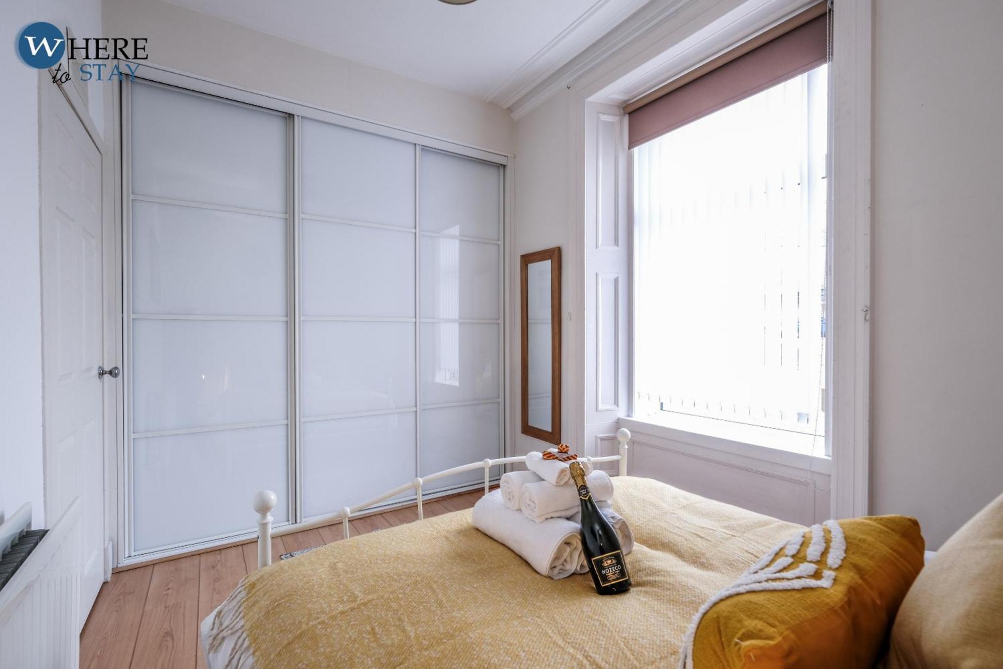 Apartment Stunning 1 Bed *