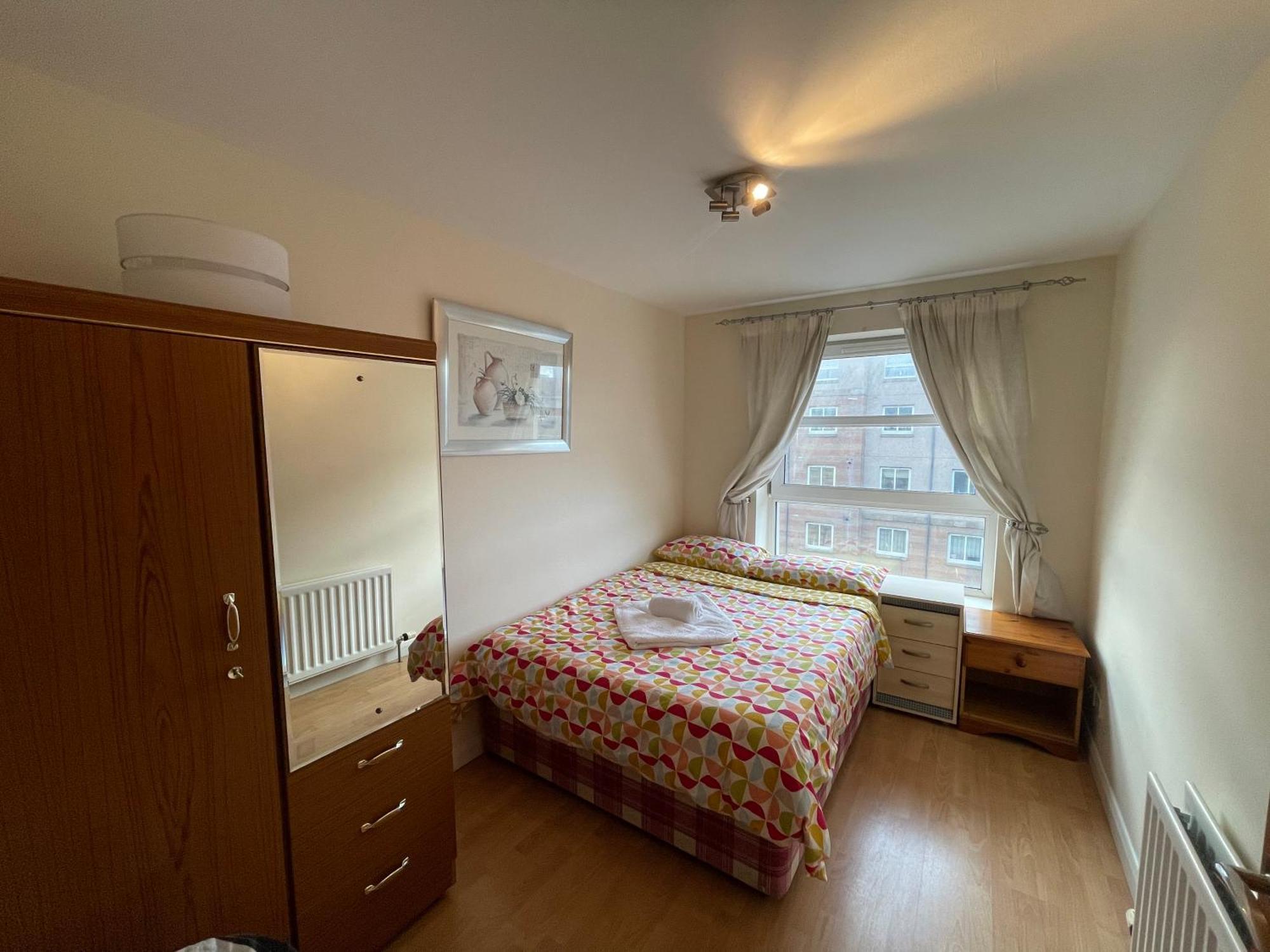 Apartment Workers 3 Bedroom Boulevard