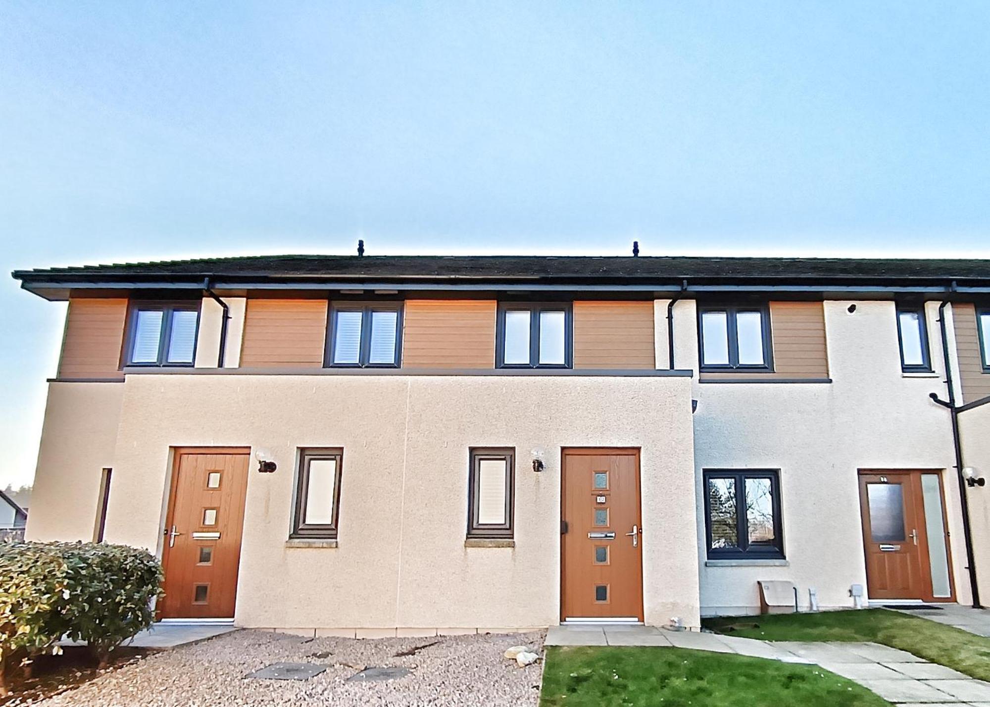 Lains Lettings - Woodend, Lang Stracht Apartment *