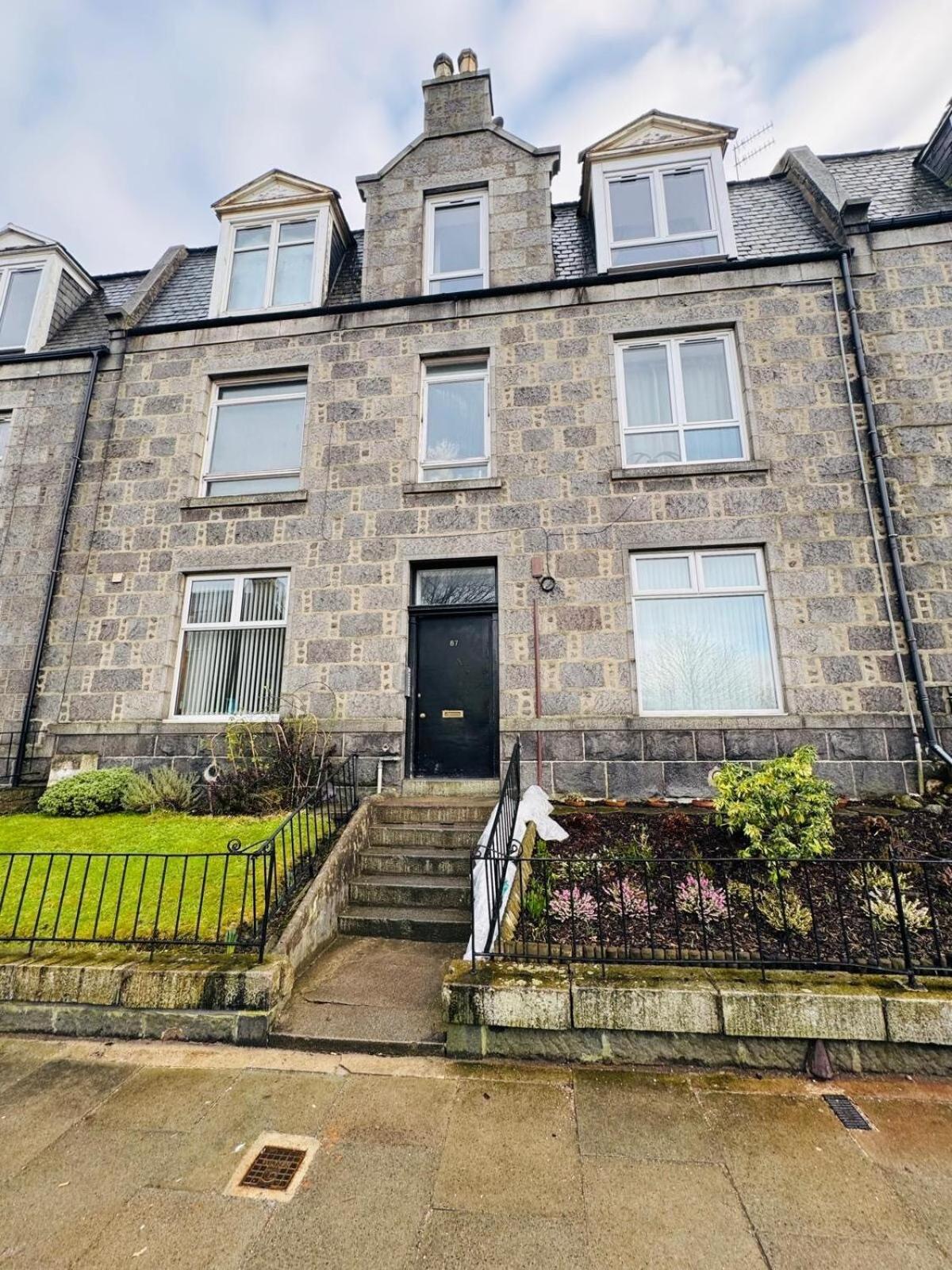 Central Apartment * Aberdeen