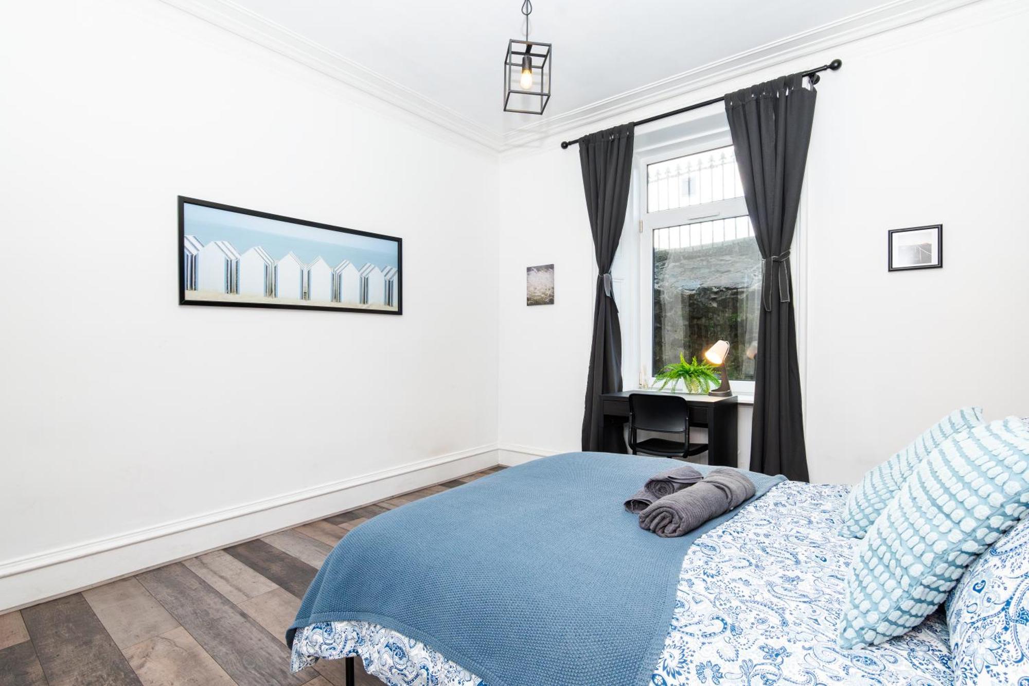 Apartment 1 Bedroom Apartment-free Parking *