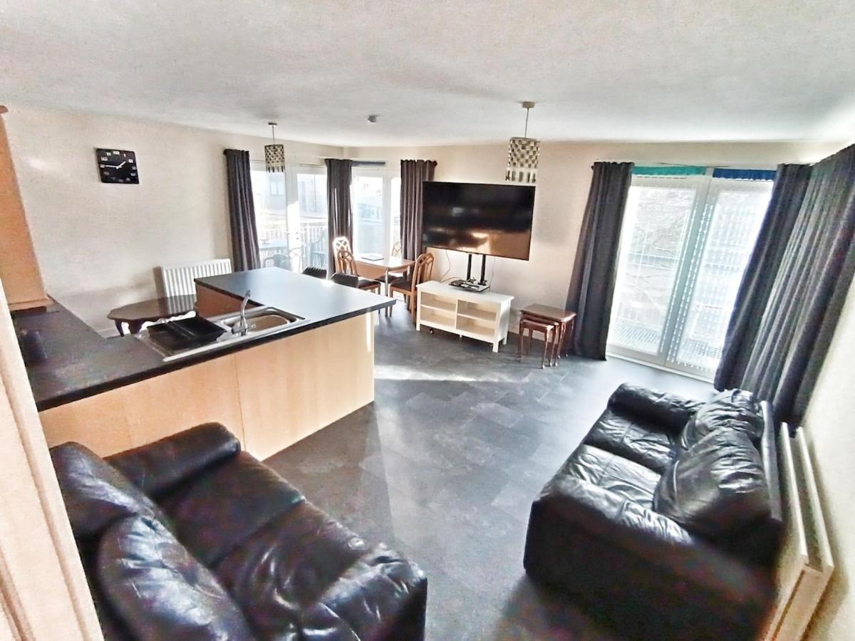 King Street, Free Parking, 2 Bed Apartment *