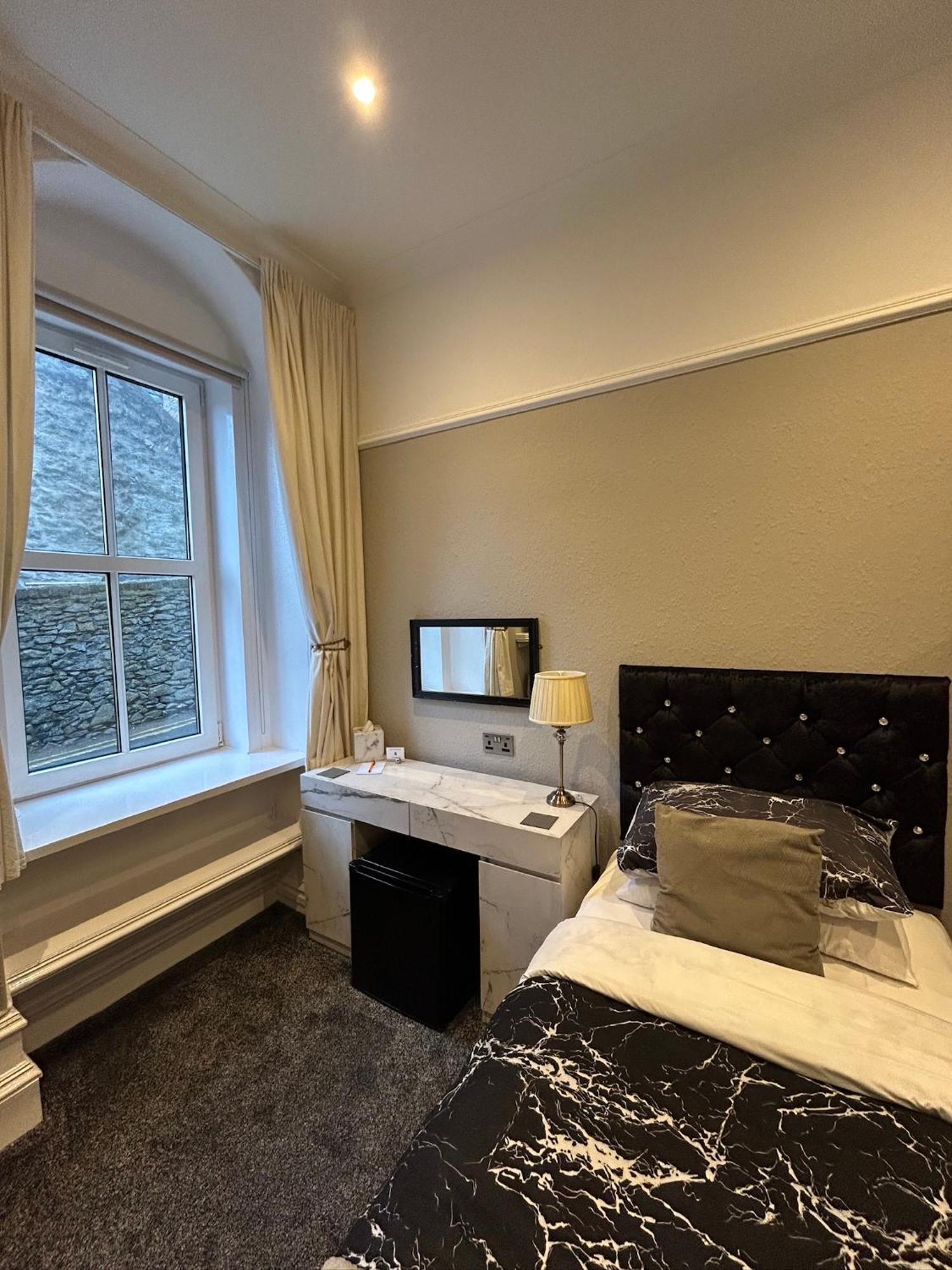 Lochnagar Guest house Aberdeen