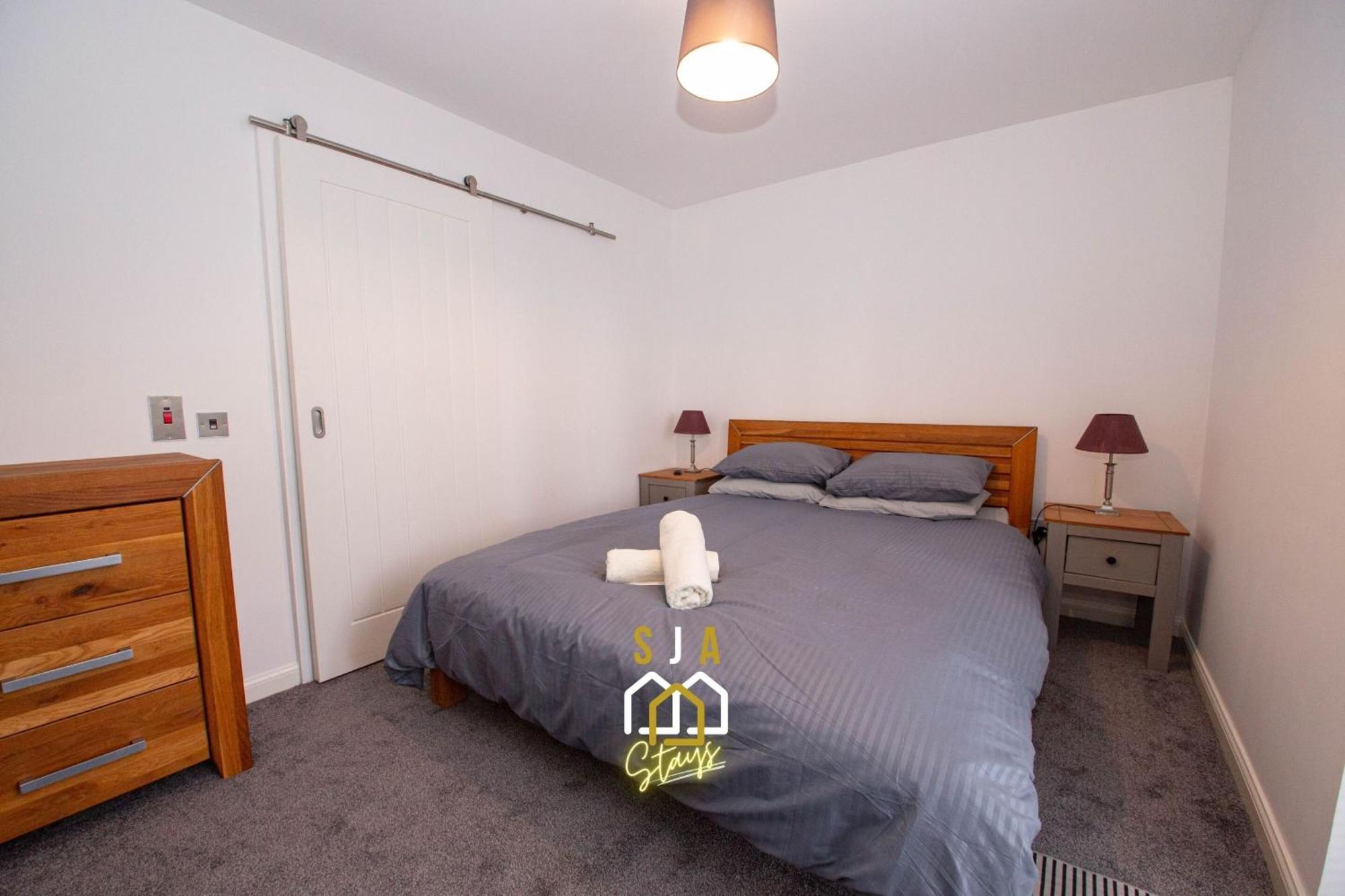 Affleck 2 - Sja - Modern 2 Bed