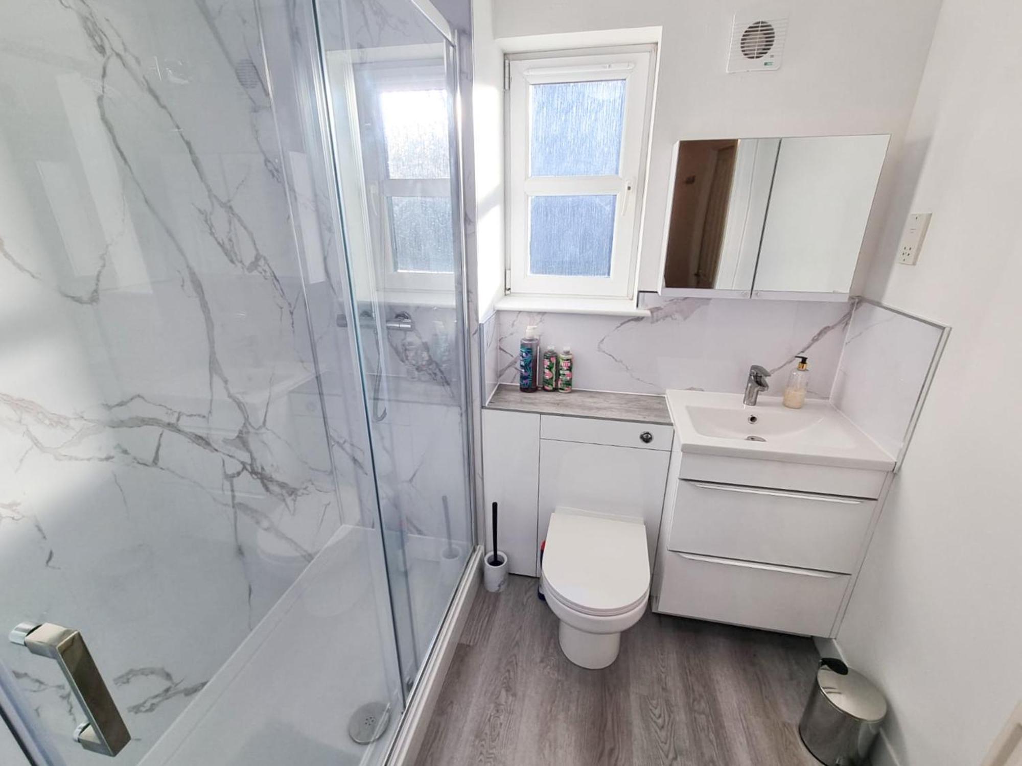South College 2 Bedroom - - Free Parking * Aberdeen