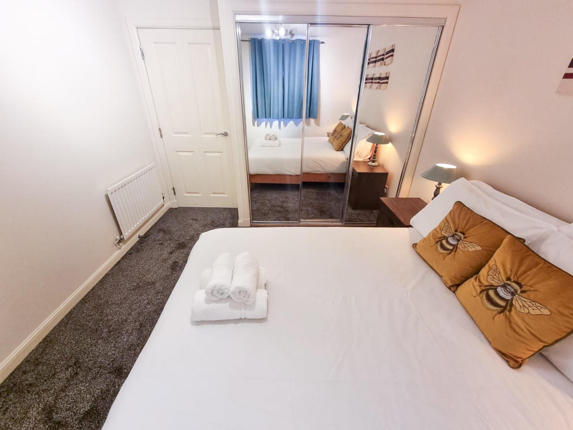 South College 2 Bedroom - - Free Parking