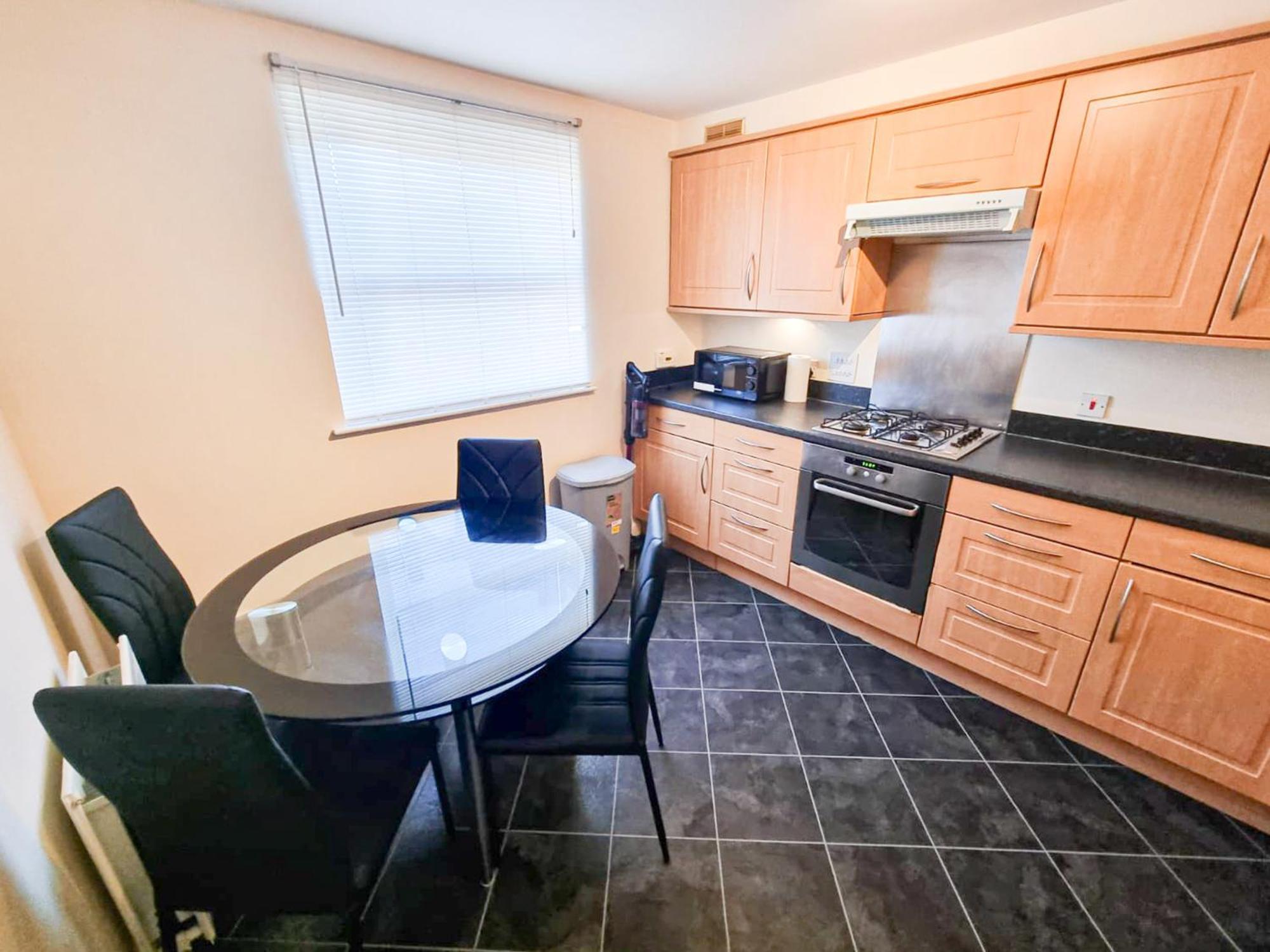 South College 2 Bedroom - - Free Parking * Aberdeen