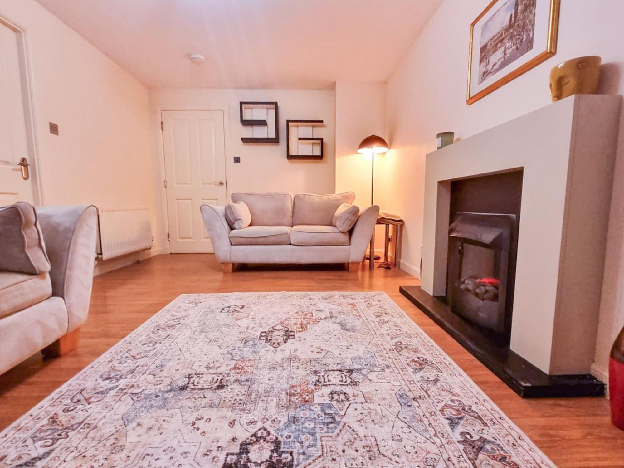 South College 2 Bedroom - - Free Parking