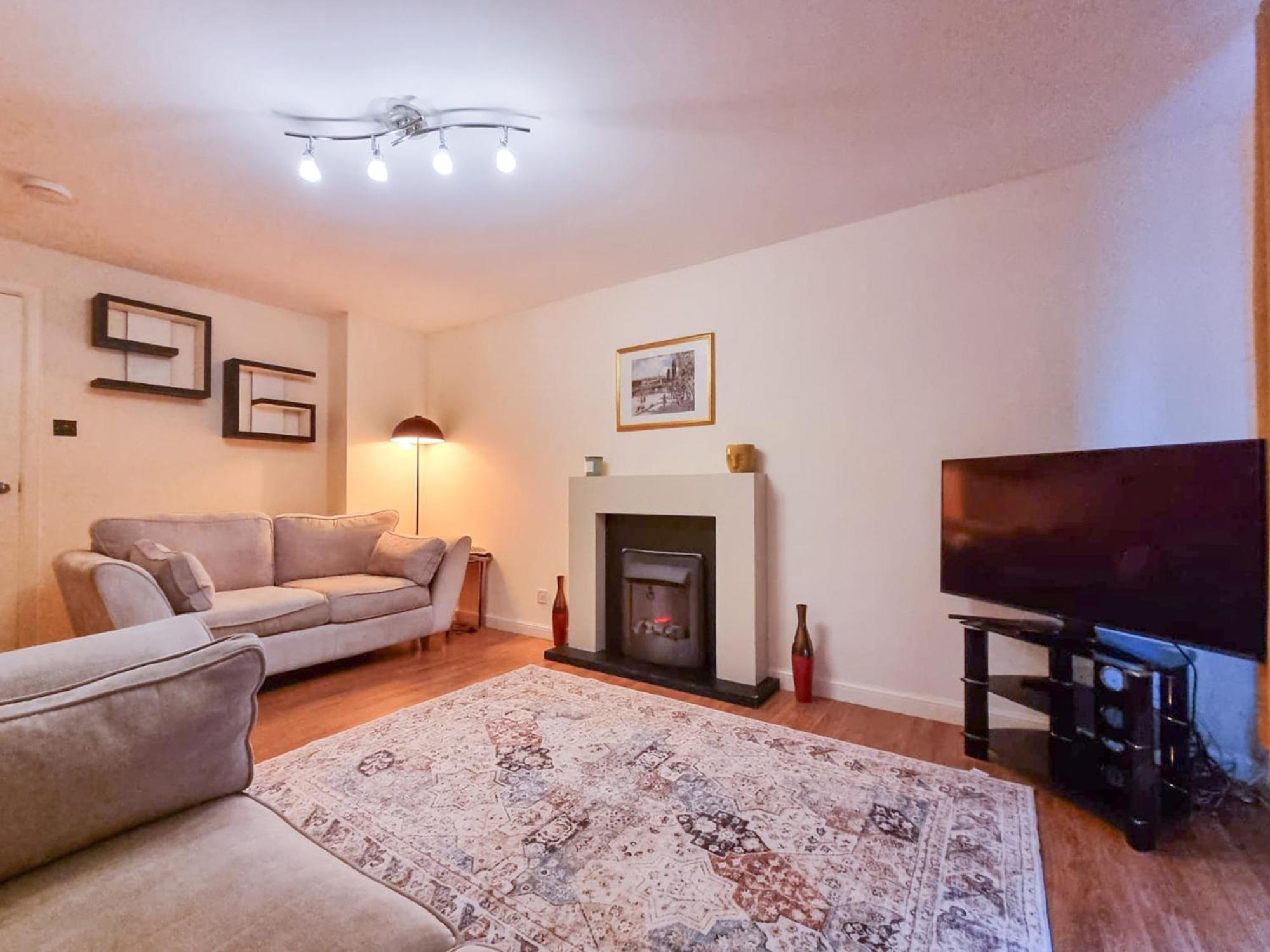 Apartment South College 2 Bedroom - - Free Parking *