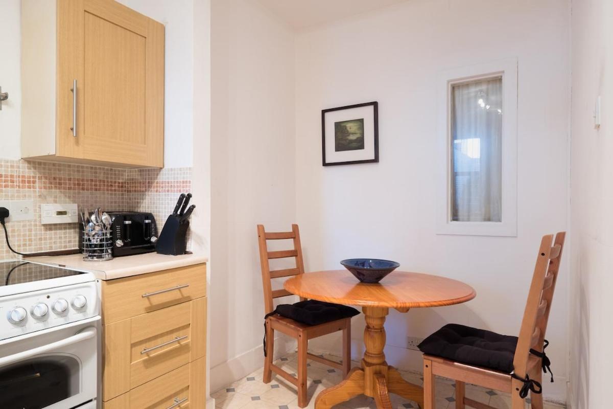 Flat, Close To Centre Apartment *