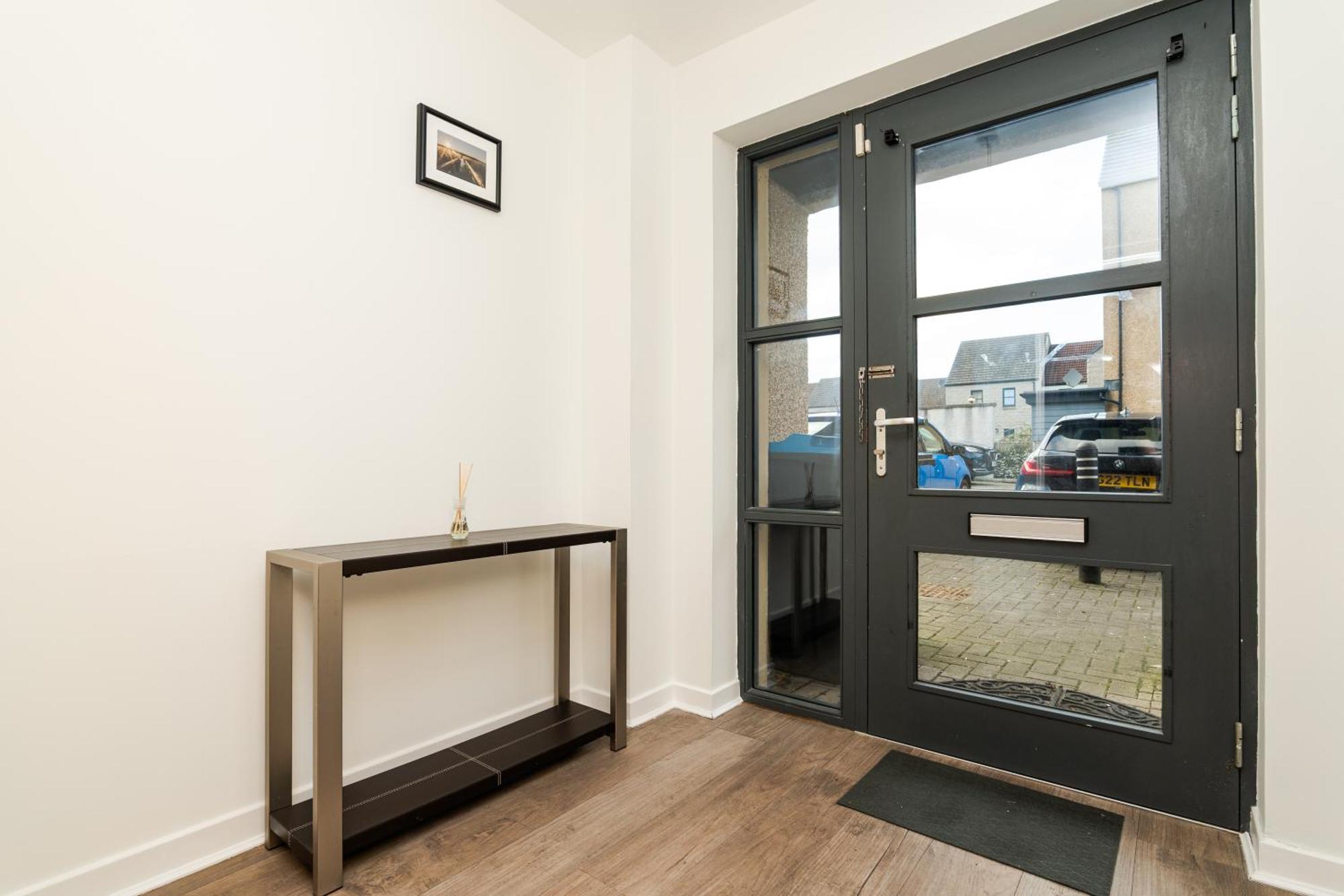 Holiday home 3 Bedroom House - Free Parking